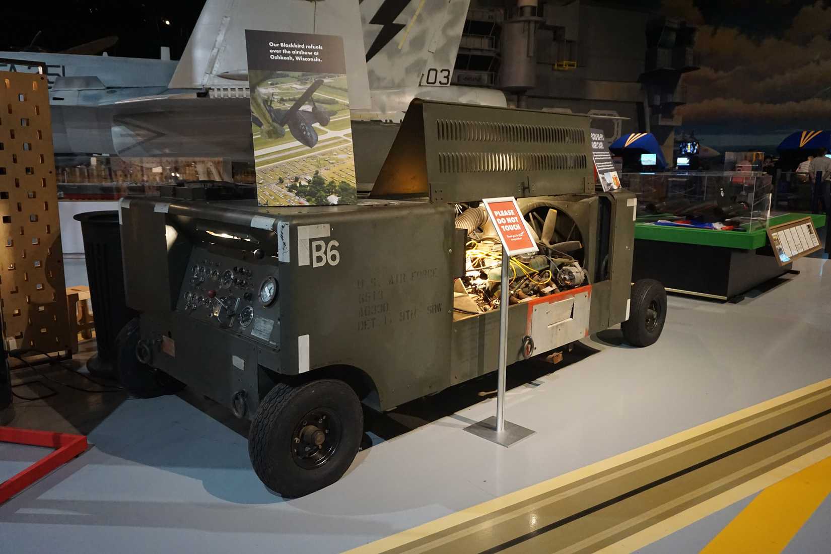 Air_Zoo_December_2019_005_(AG330_start_cart)