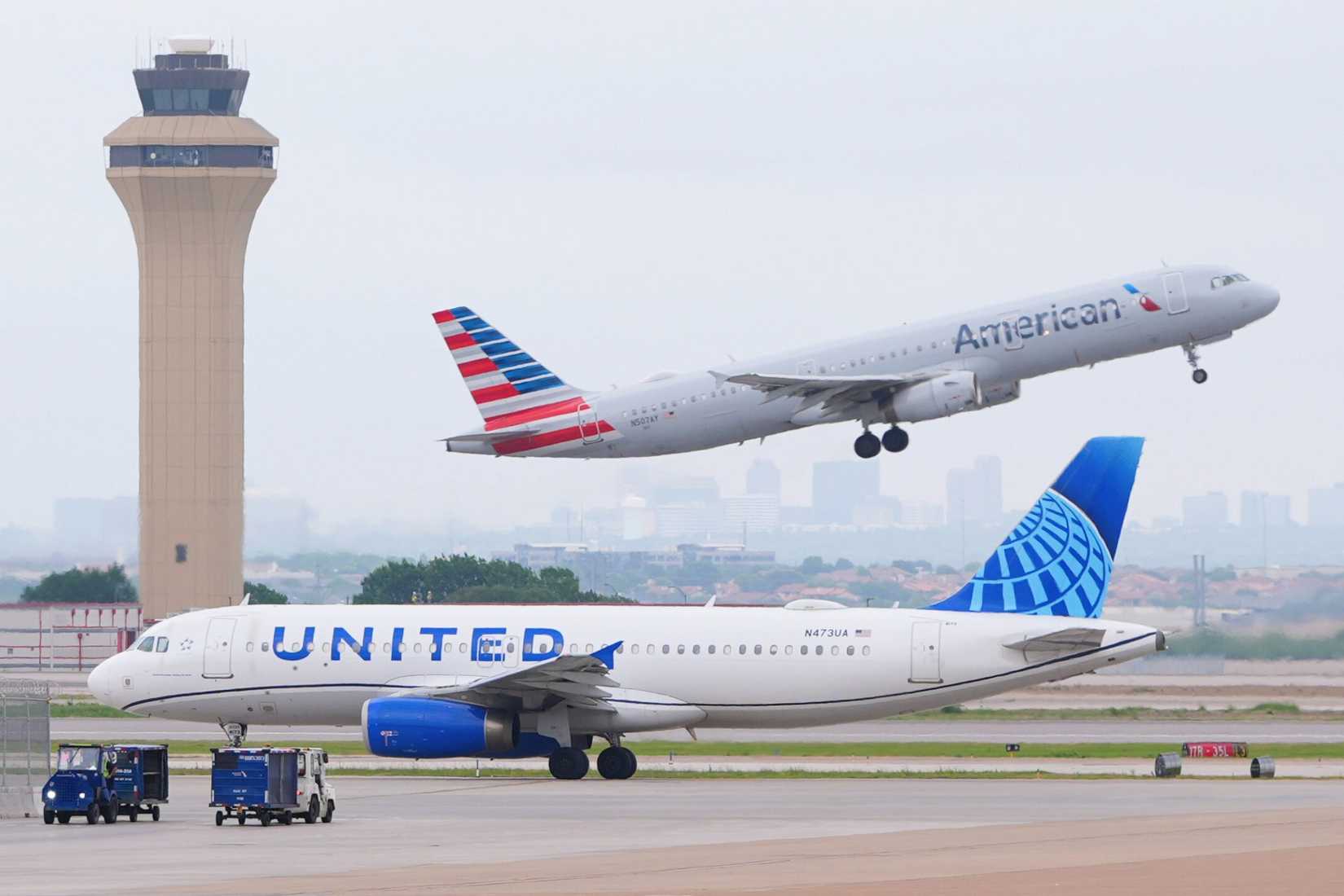 American Airlines and United Airlines aircraft