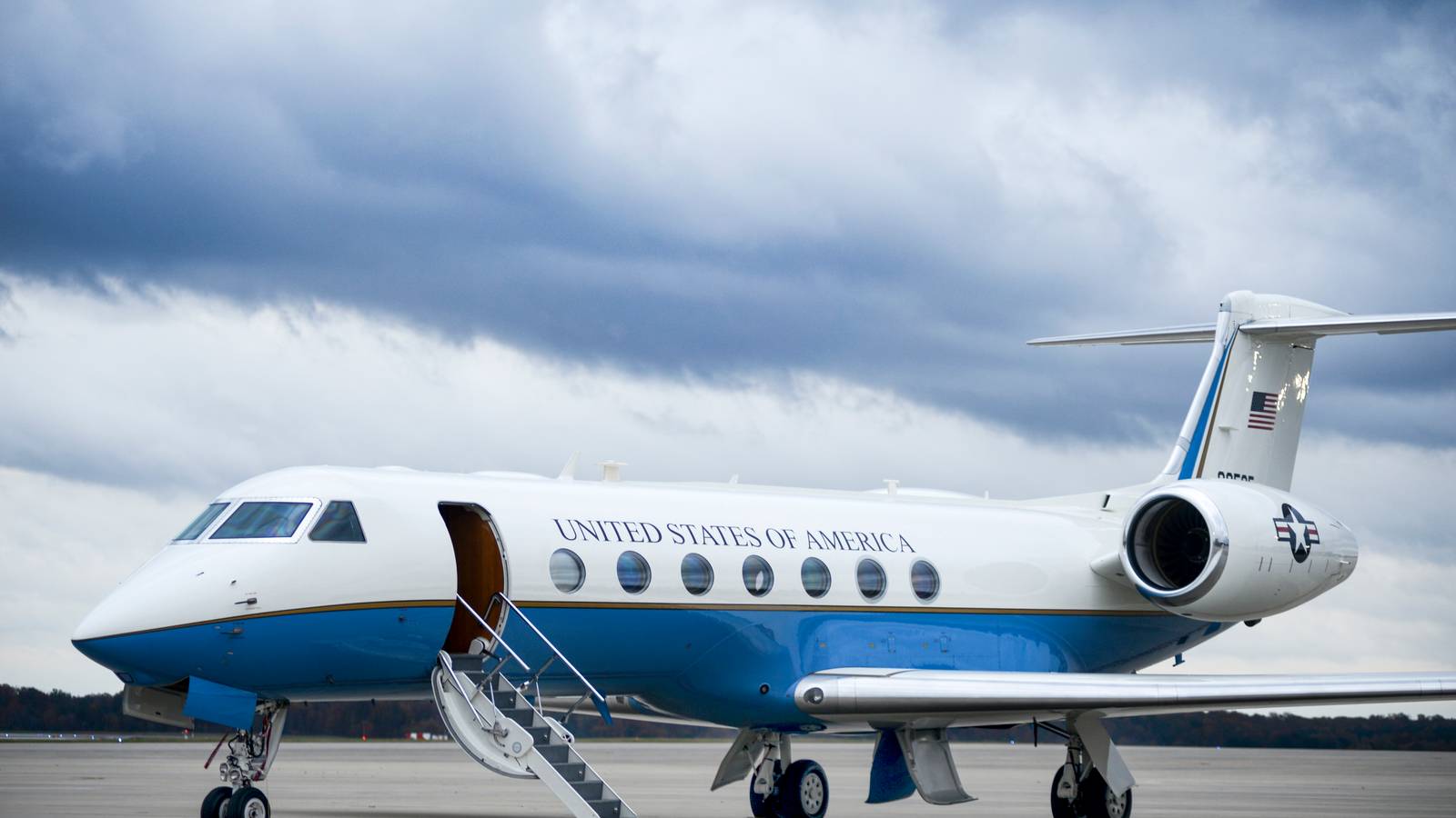 The US Air Force's New $2.19 Billion VIP Jet Requirement Names 1 Winner ...