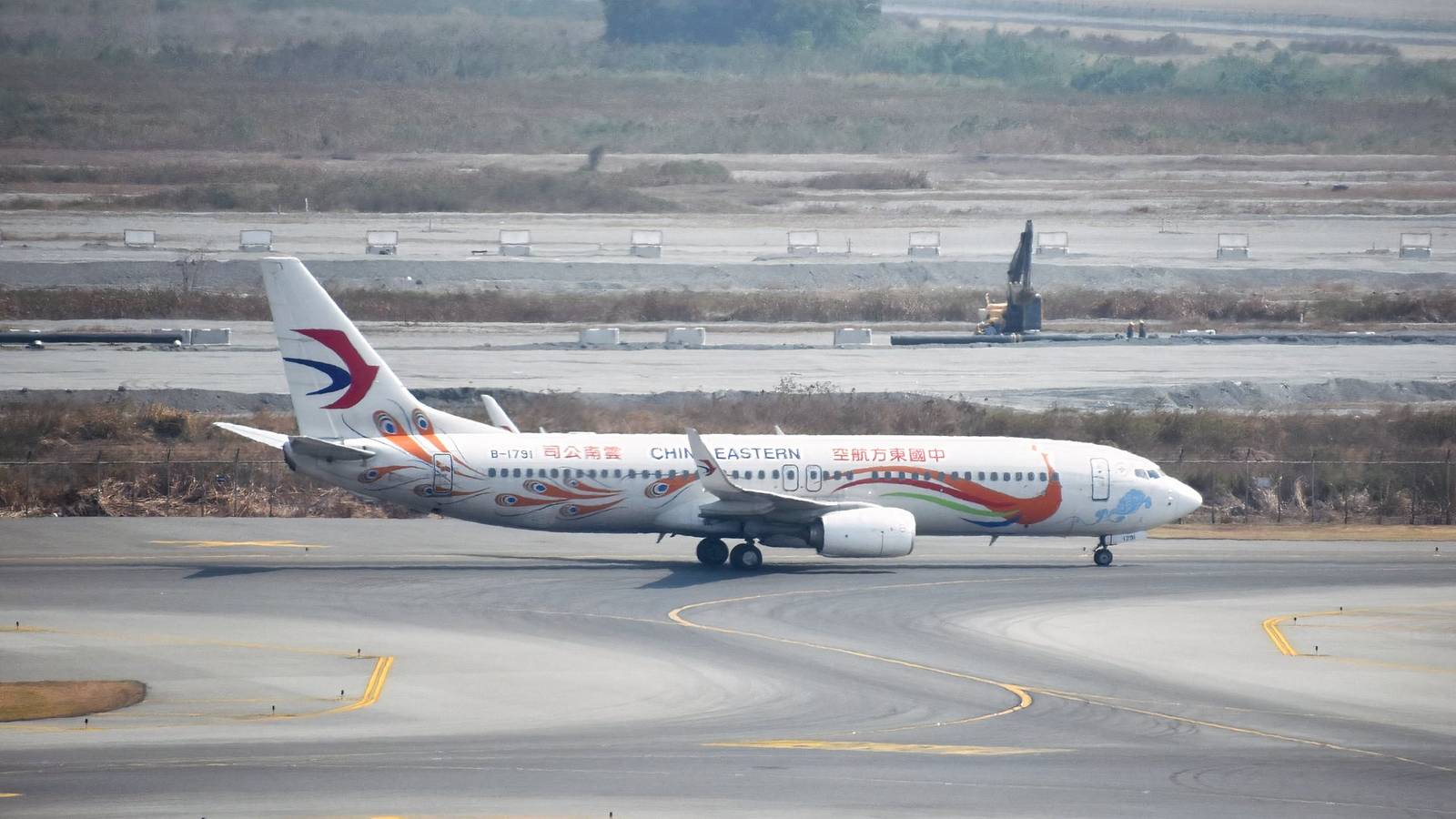 Boeing 737/8 авіакомпанії China Eastern Airlines у приміщенні Peacock