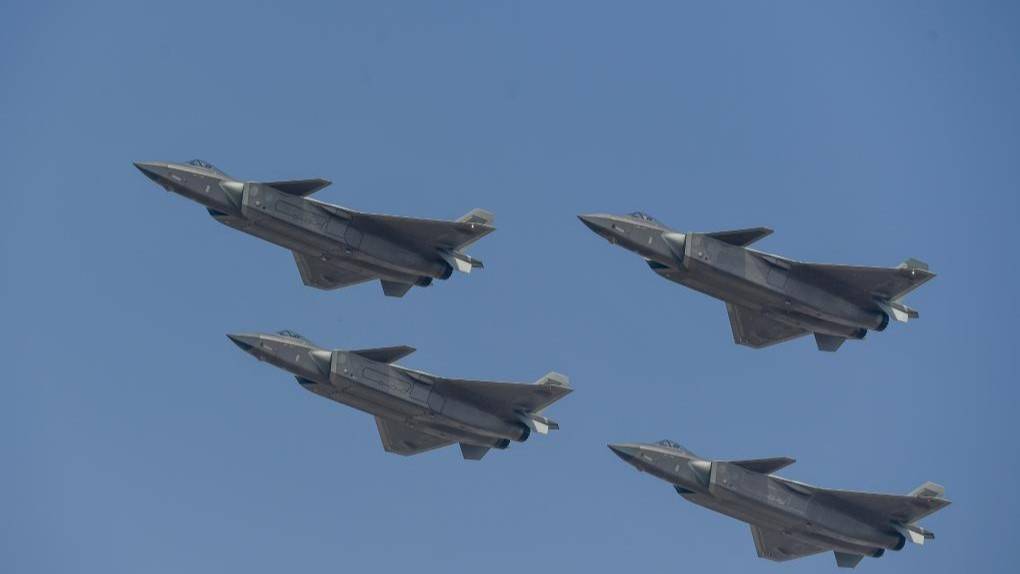 China supera Rússia em caças: O fim da hegemonia militar russa no ar?