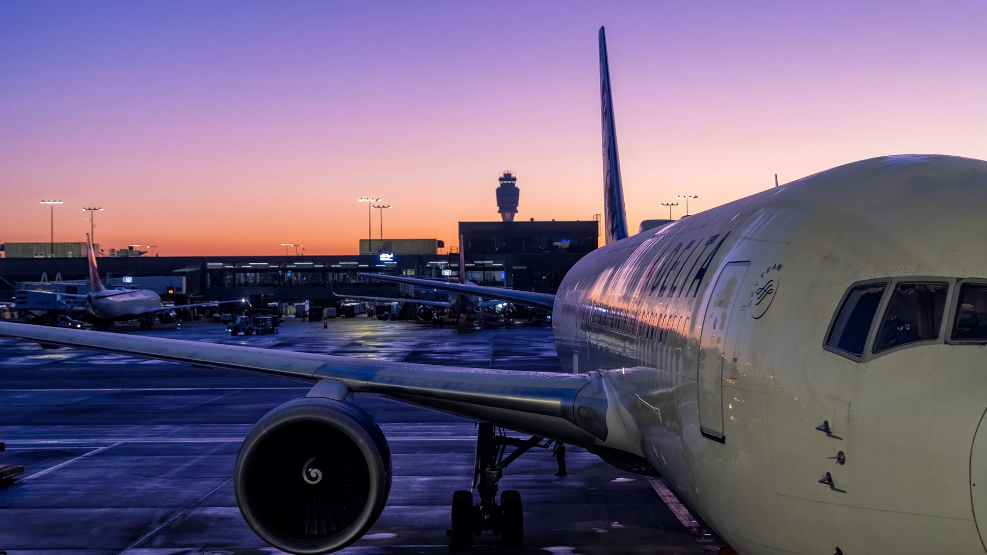 World's Busiest Airport Added To US Ebola Screening List As Outbreak Grows