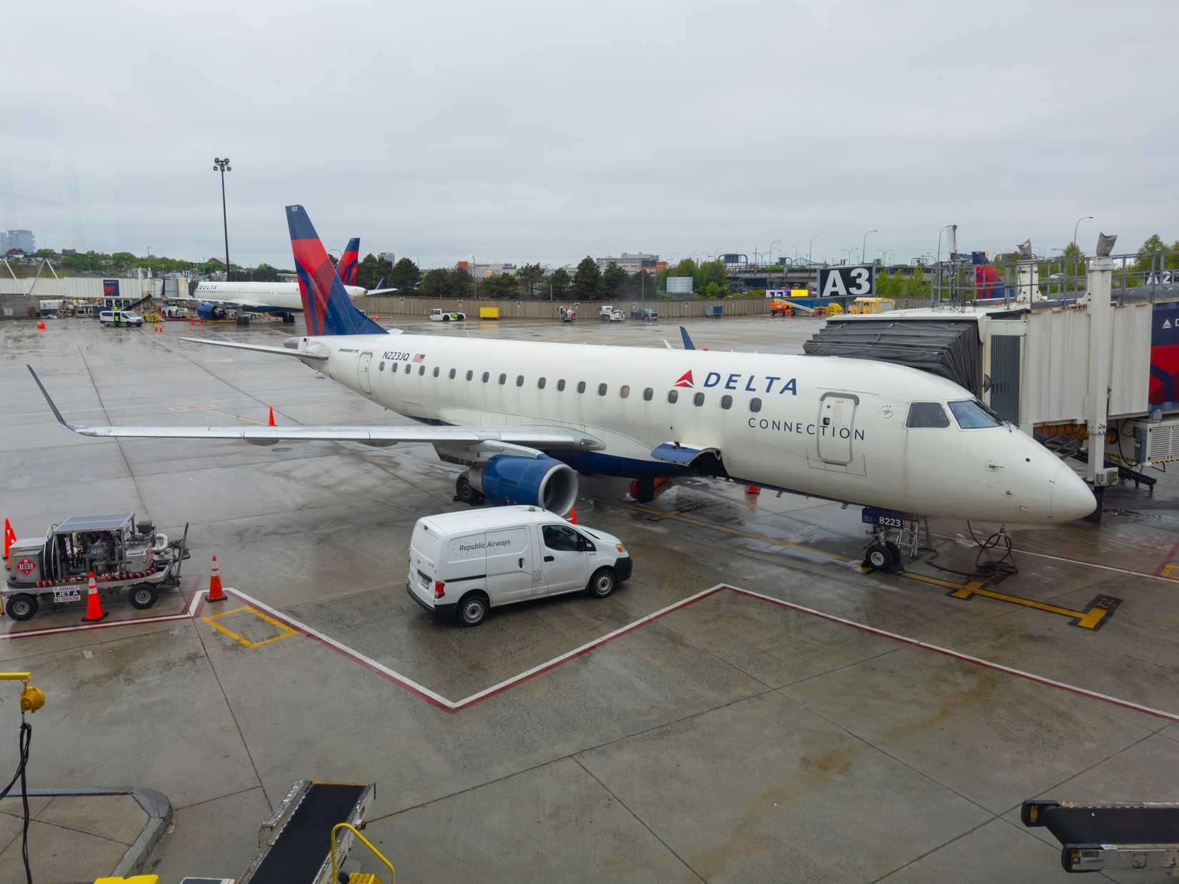 Delta Air Lines Sky West E175 at gate