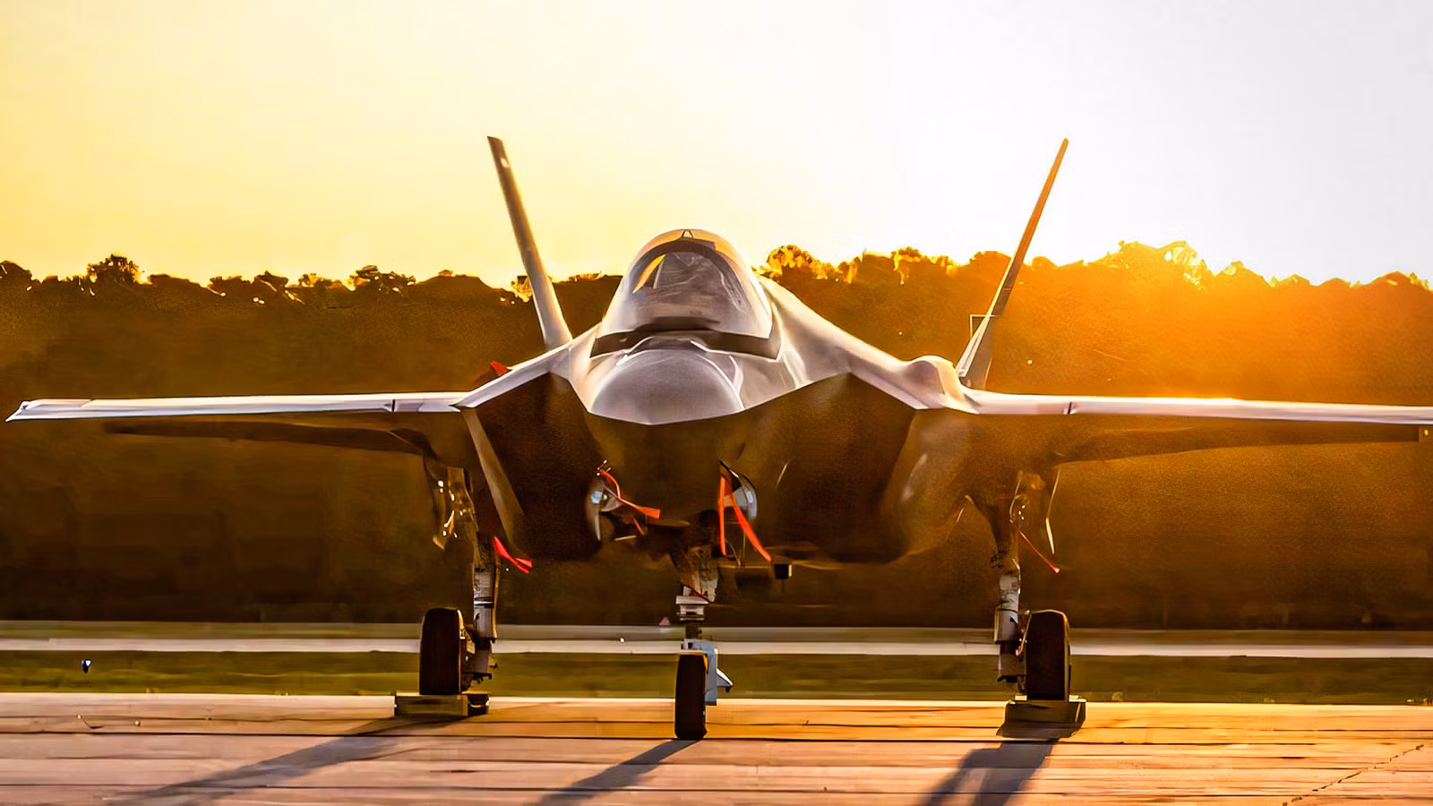 F-35 Fighter Jets: Travel Impacts & 2026 Airshow Schedule