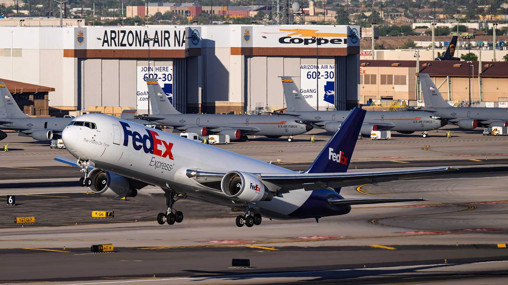 FedEx Boeing 767-300F taking off Phoenix PHX (1)