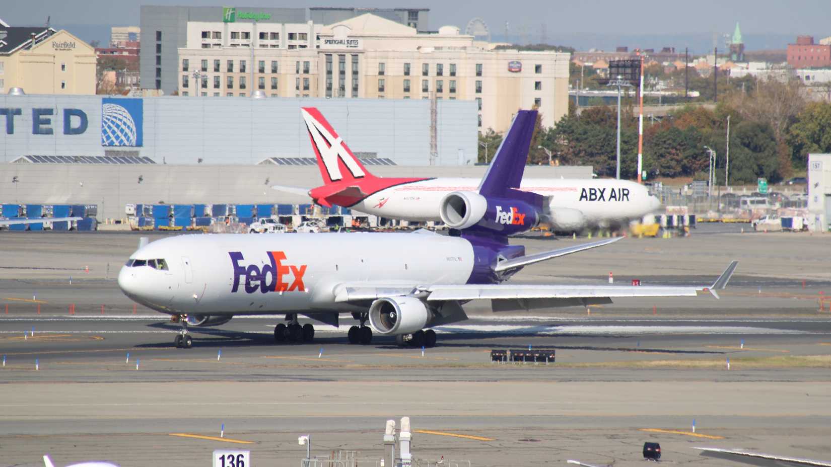 fedex md-11 on the ground