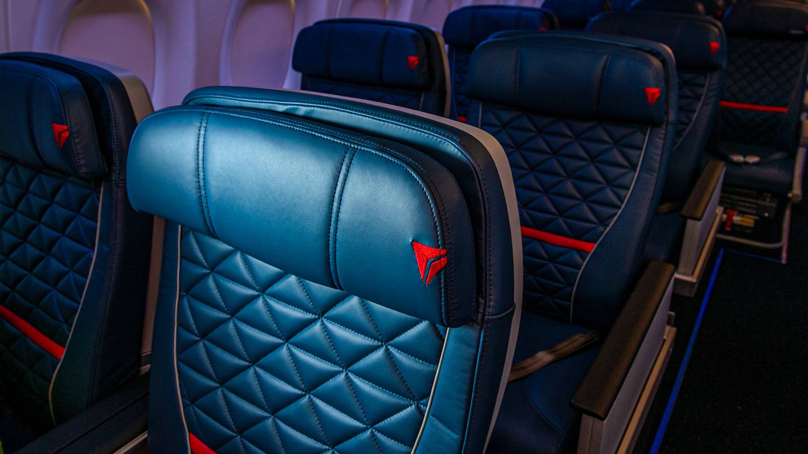Here's Why Your Upgrade To First Class Almost Never Happens Even When Seats Are Empty