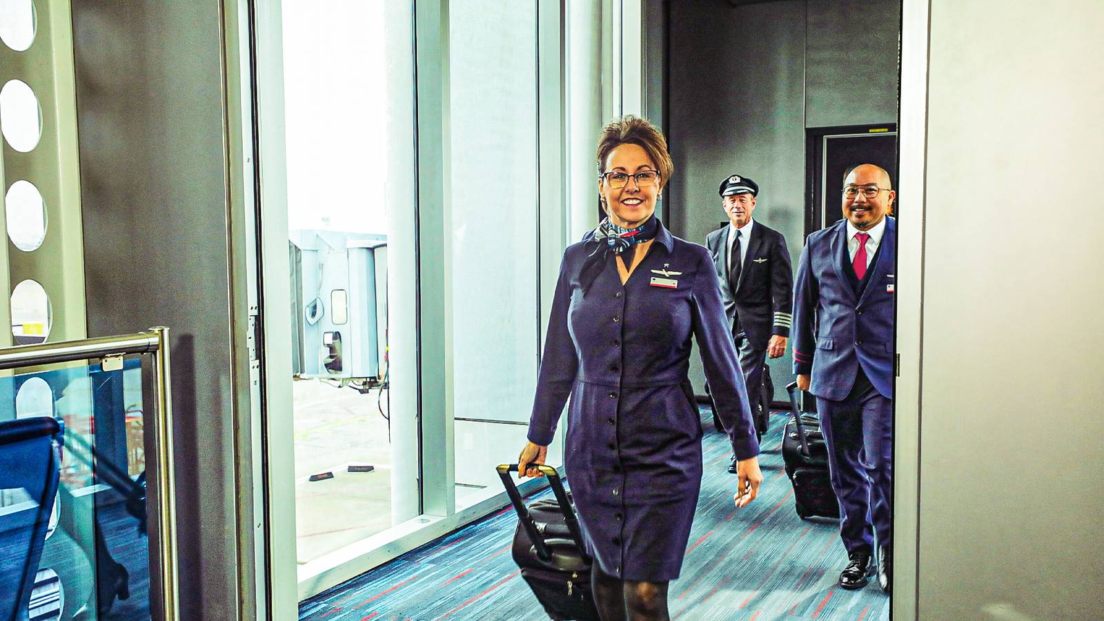 The Highest Paid US Flight Attendants Ranks &amp; Their Average 2026 Salaries