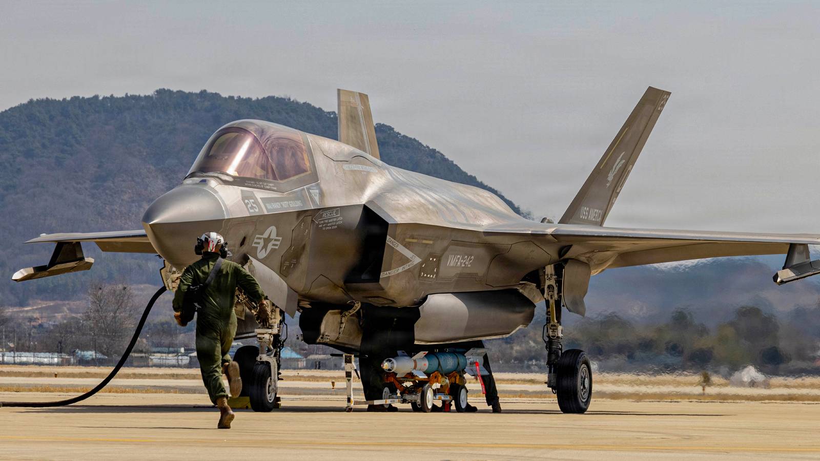 Salário de pilotos de caça F-35 e F-22 em 2026: quanto ganham os oficiais?