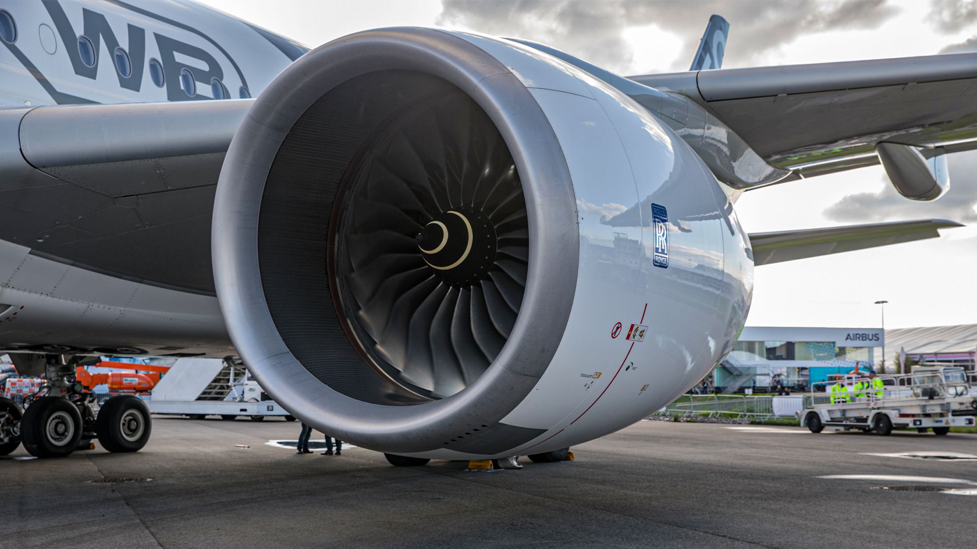 How The Rolls-Royce Trent XWB's Extreme Bypass Ratio Creates Problems No Other Jet Engine Faces