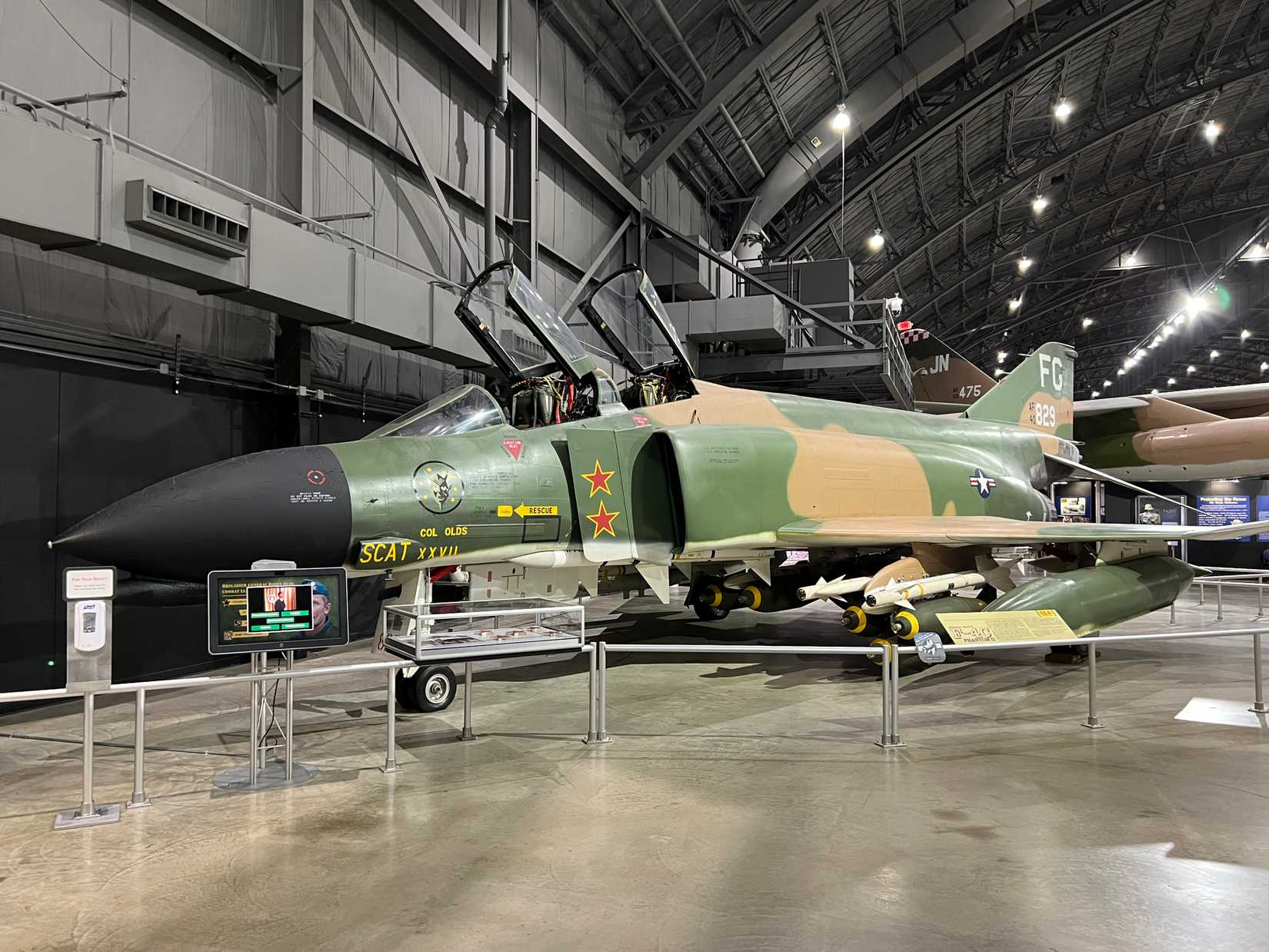 McDonnell_98DE_F-4C-24-MC_Phantom_II_'Scat_XXVII'_(USAF_sn_64-0829,_cn_1169)_(5-19-2022)
