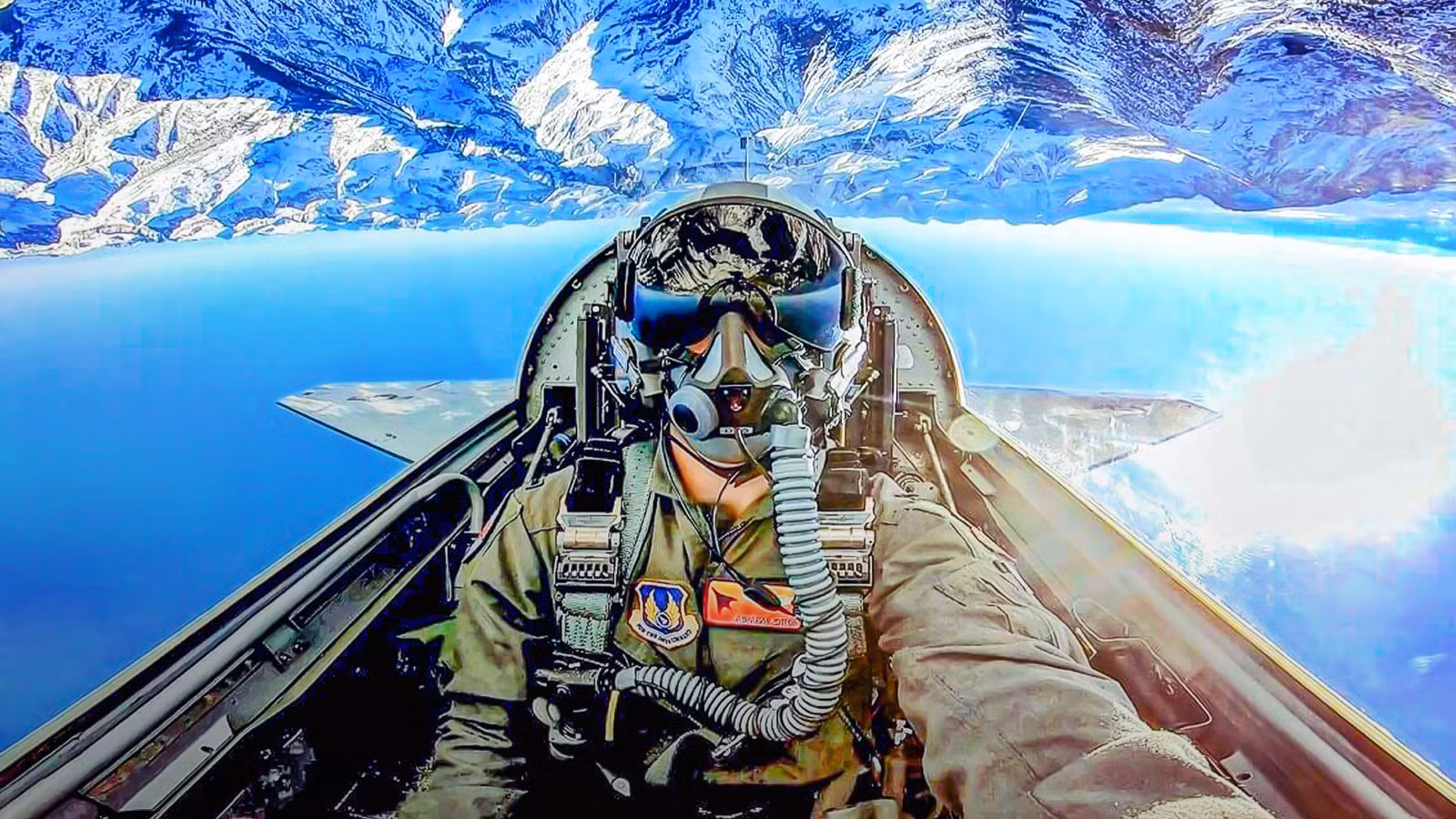 How Much Do US Navy Pilots Make Compared To US Air Force Pilots In 2026?