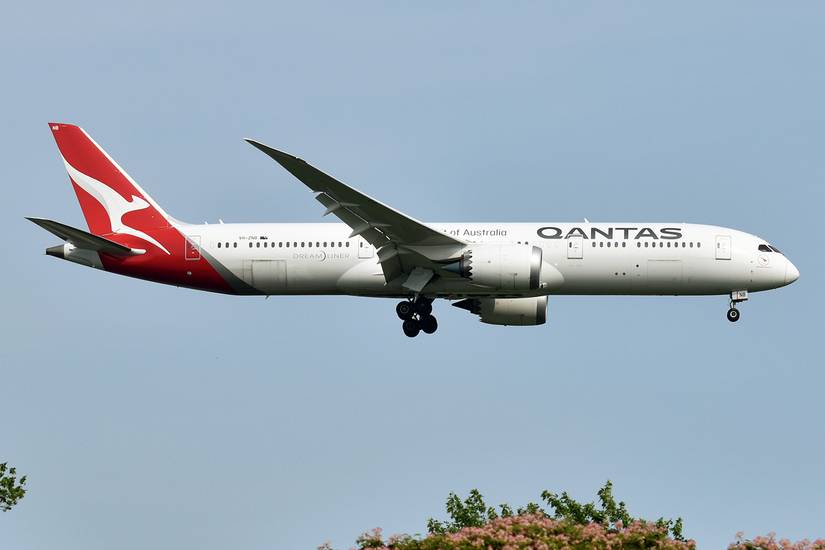 Qantas VH-ZNB Boeing 787-9 Dreamliner