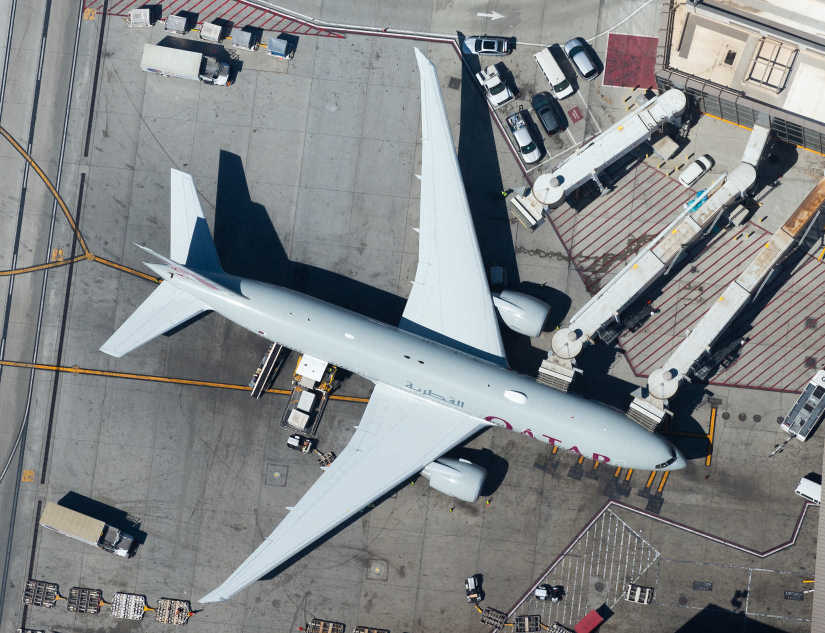 Qatar Airways 777-200LR at gate at LAX