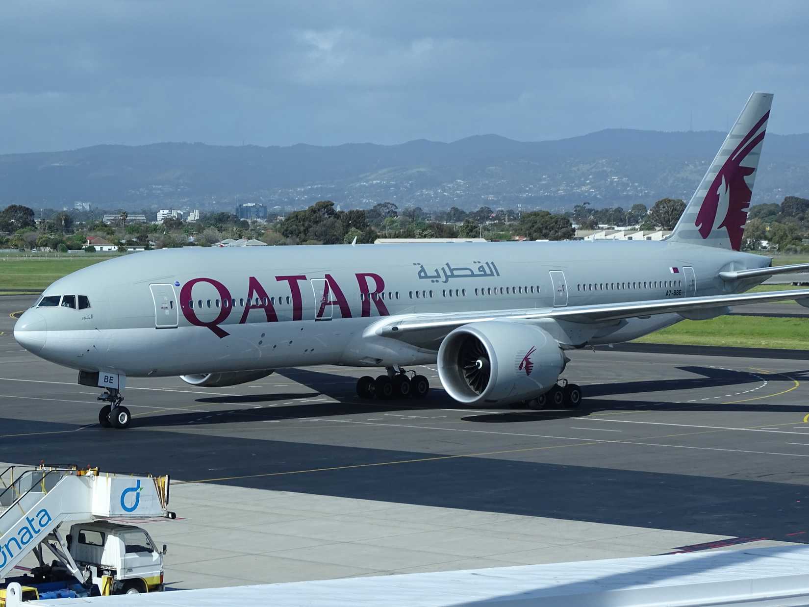 Qatar Airways Boeing 777-200LR A7-BBE