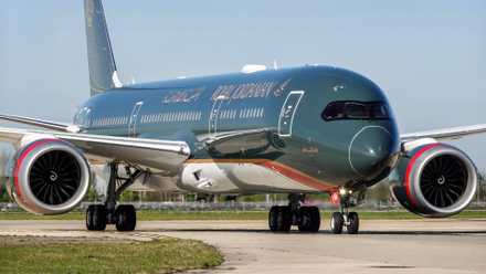 Royal Jordanian's first Boeing 787-9 on the ground1