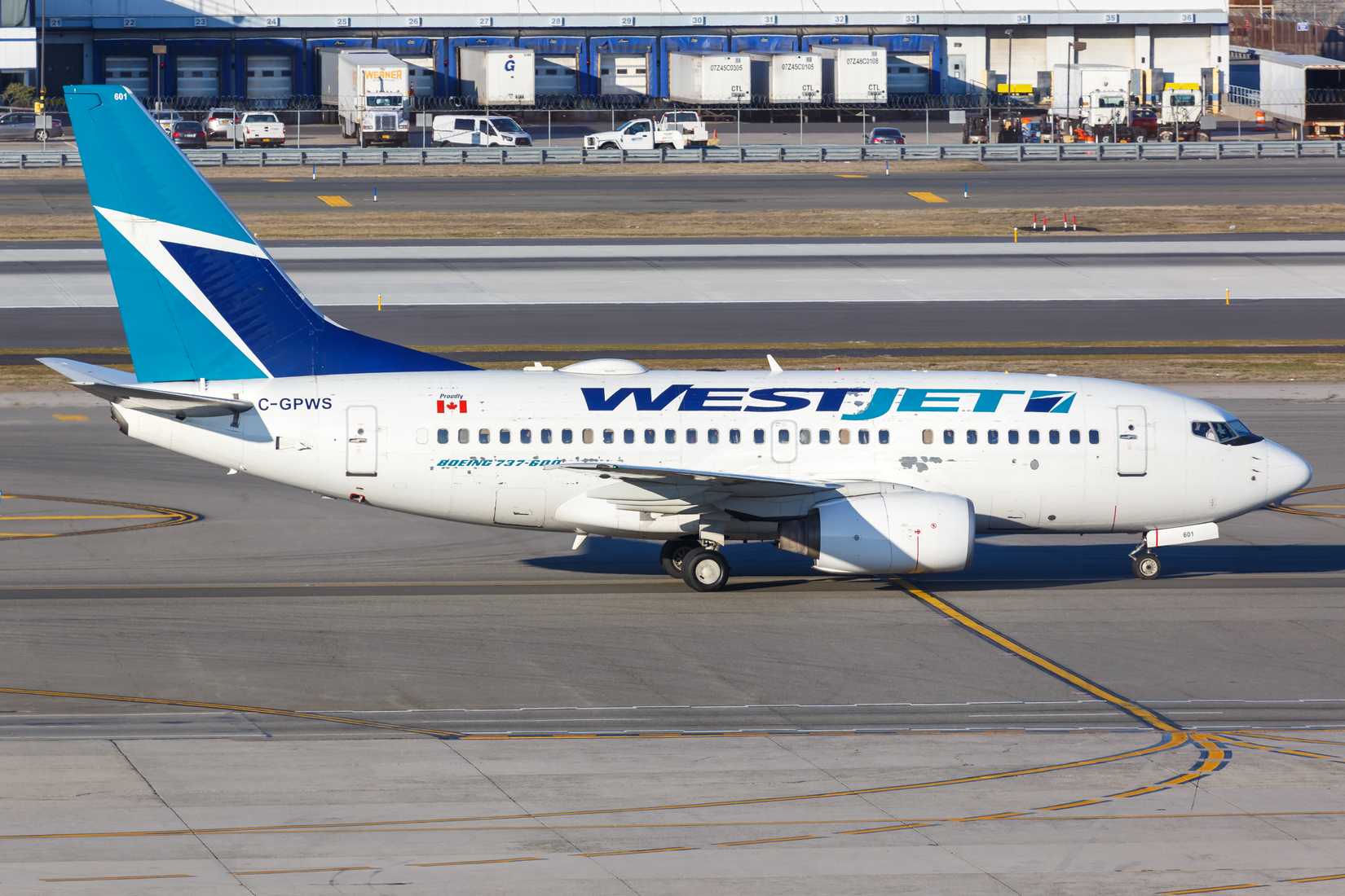 WestJet Boeing 737-600 Taxiing