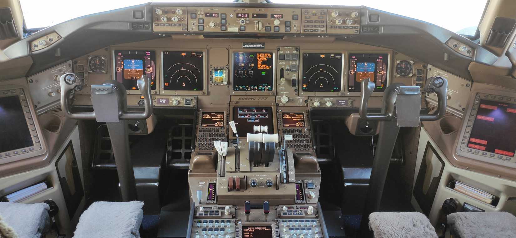 Boeing 777 Flight Deck