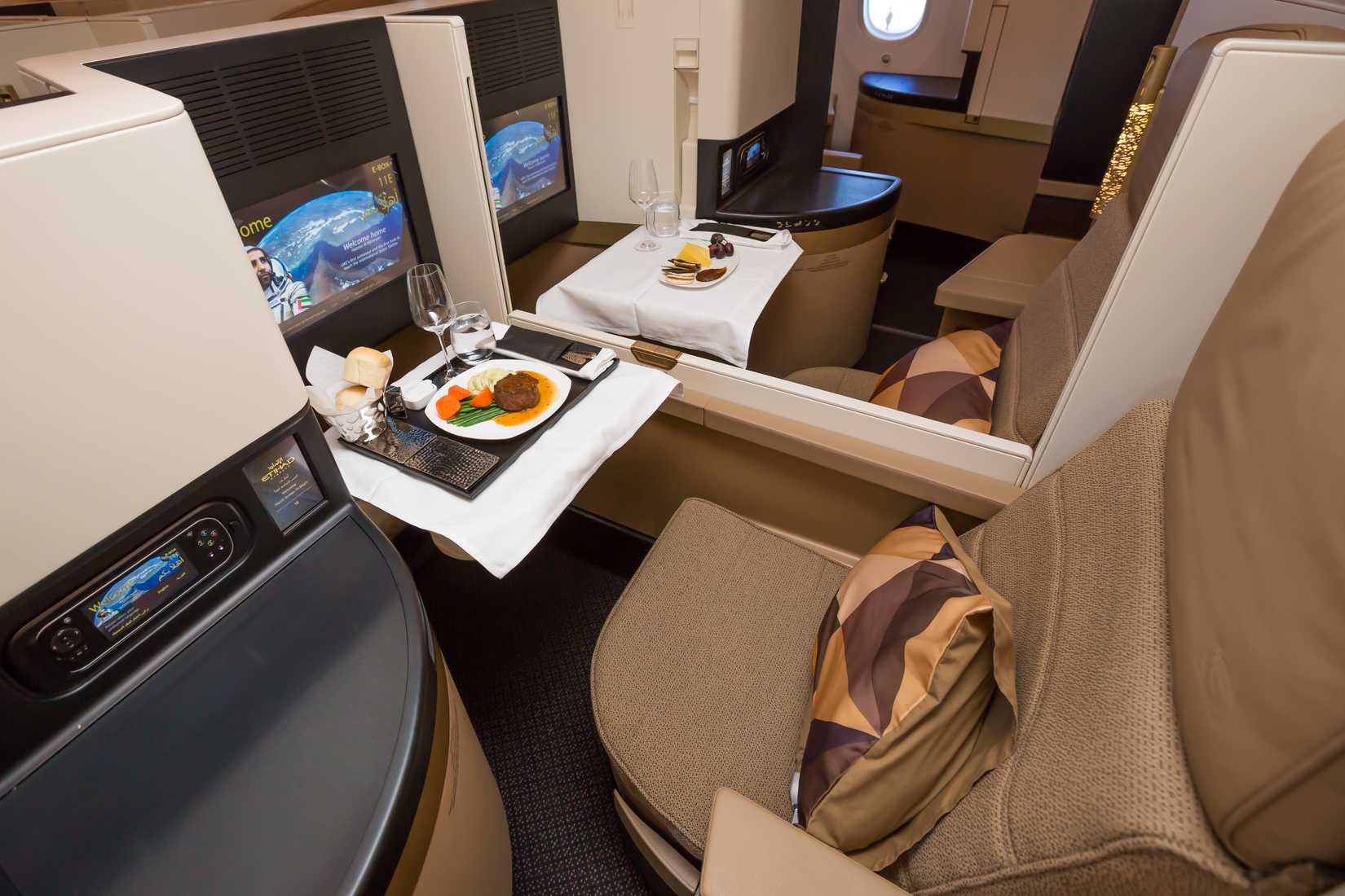 Etihad Airways business class seats 