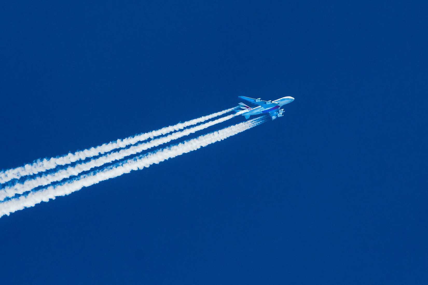Emirates A380 contrail