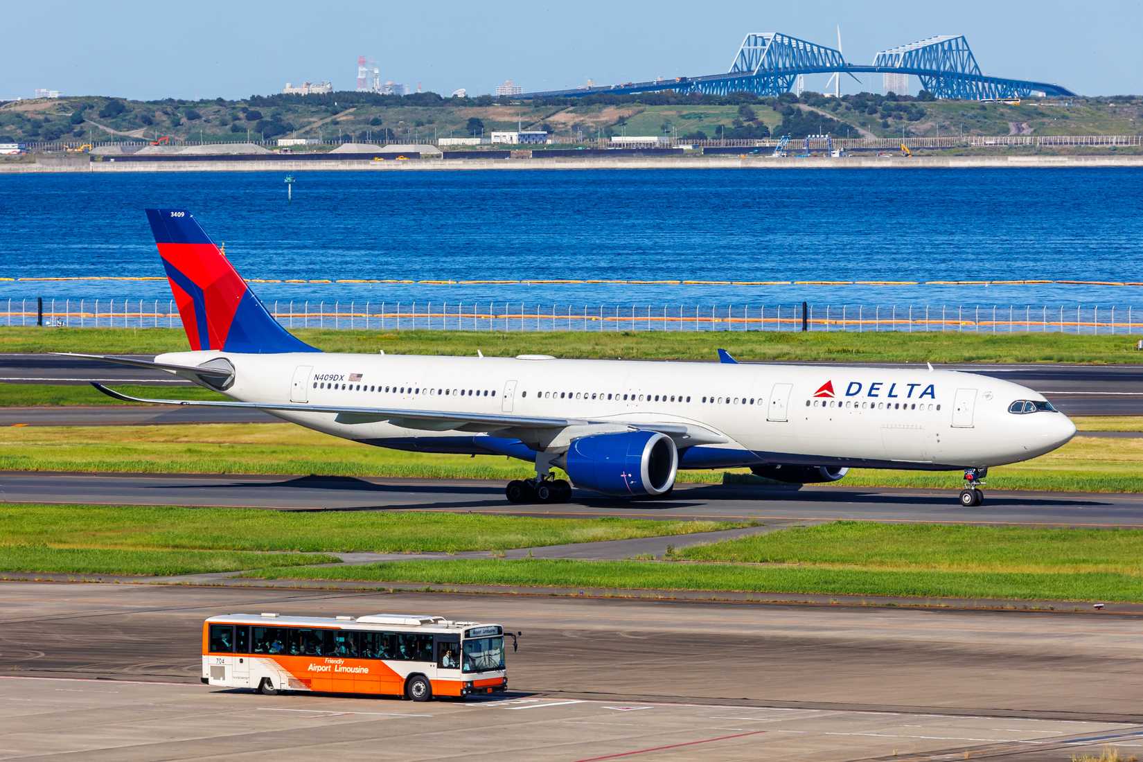 Delta A330neo Taxiing