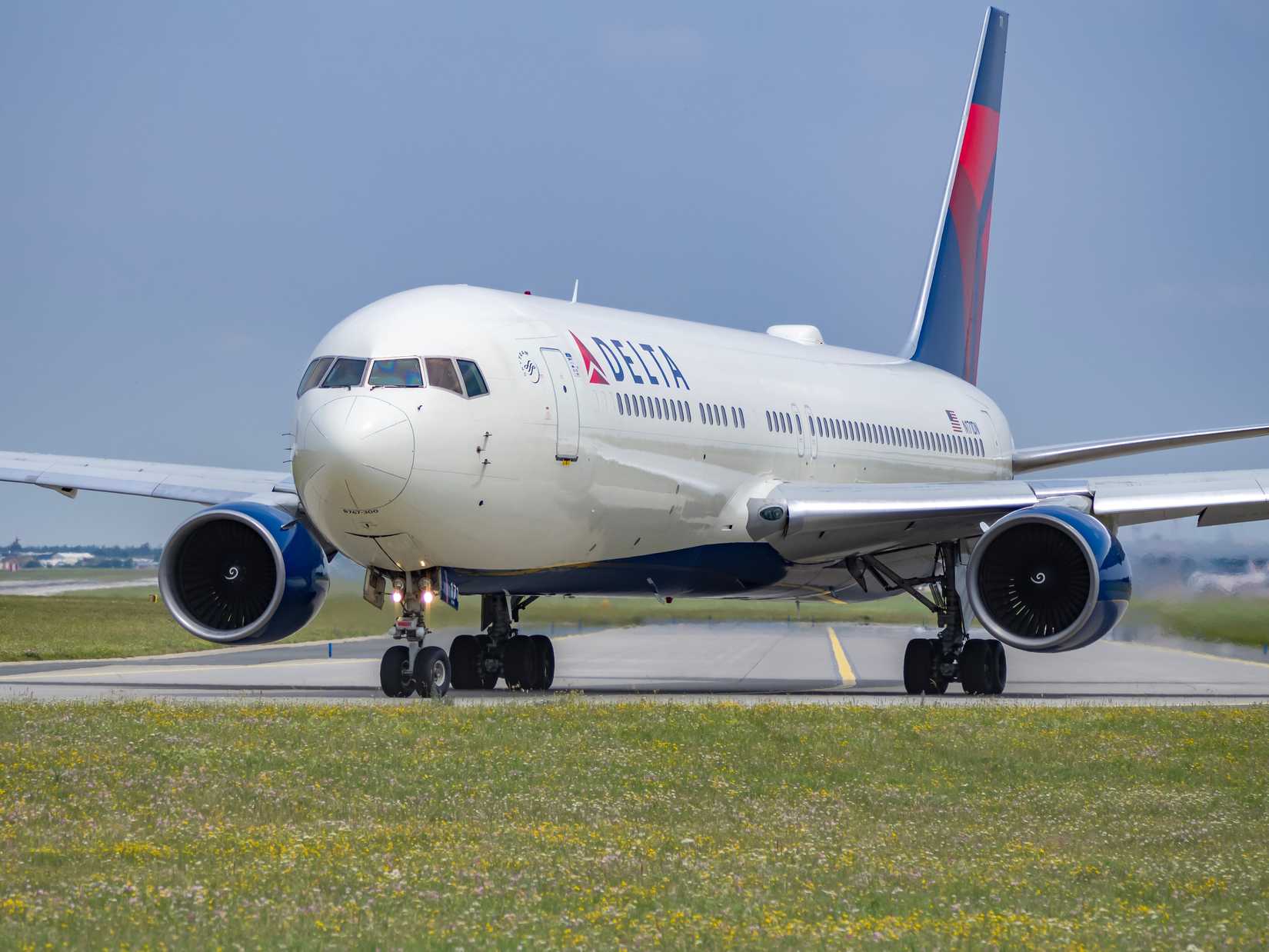 Delta 767 Nose Closeup