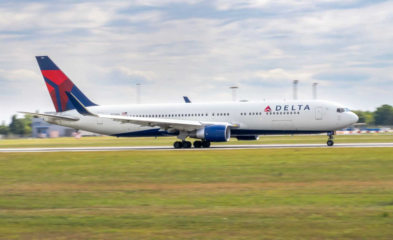 Delta 767 Taxiing