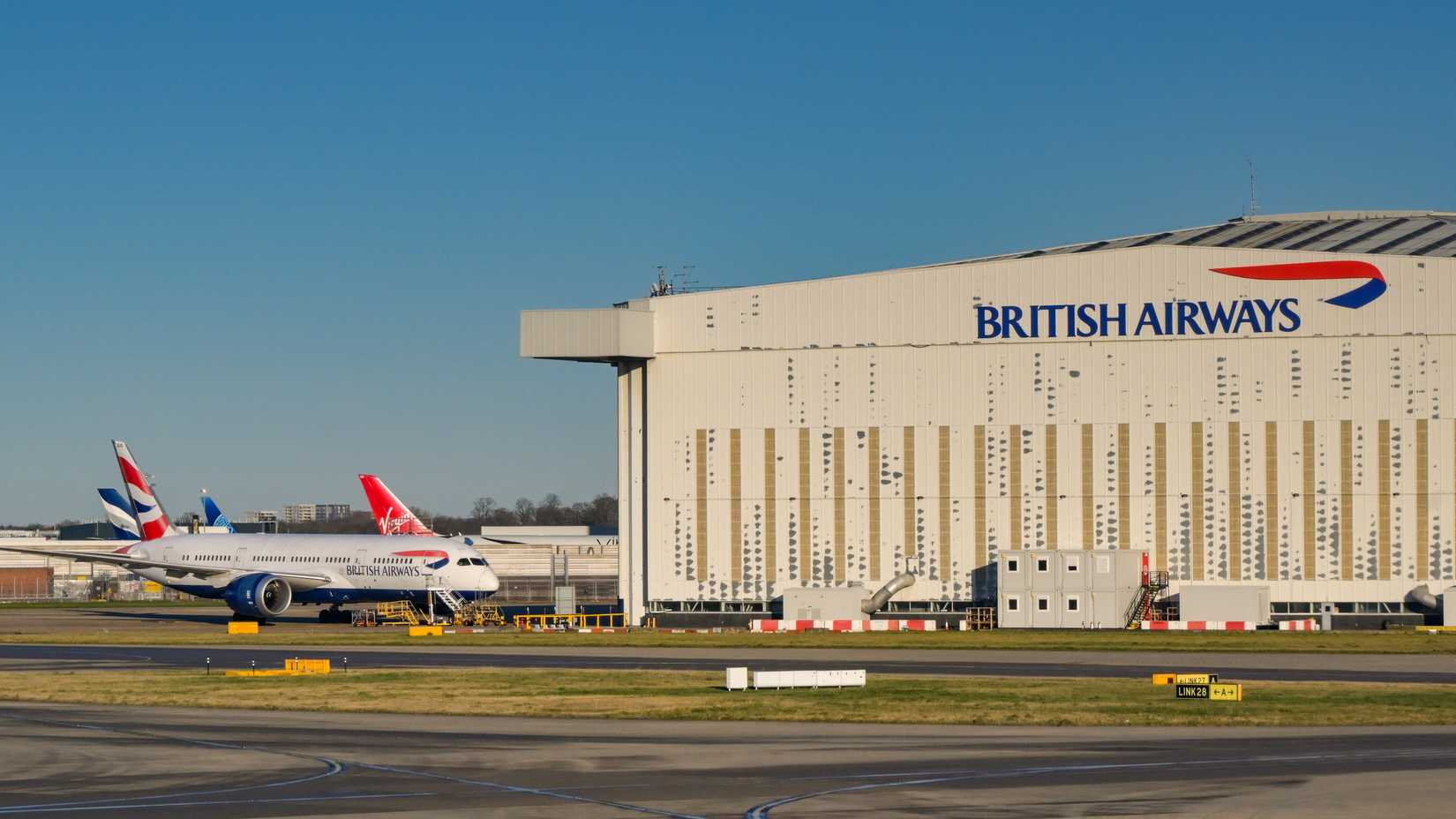 british airways hangar with 787 outside