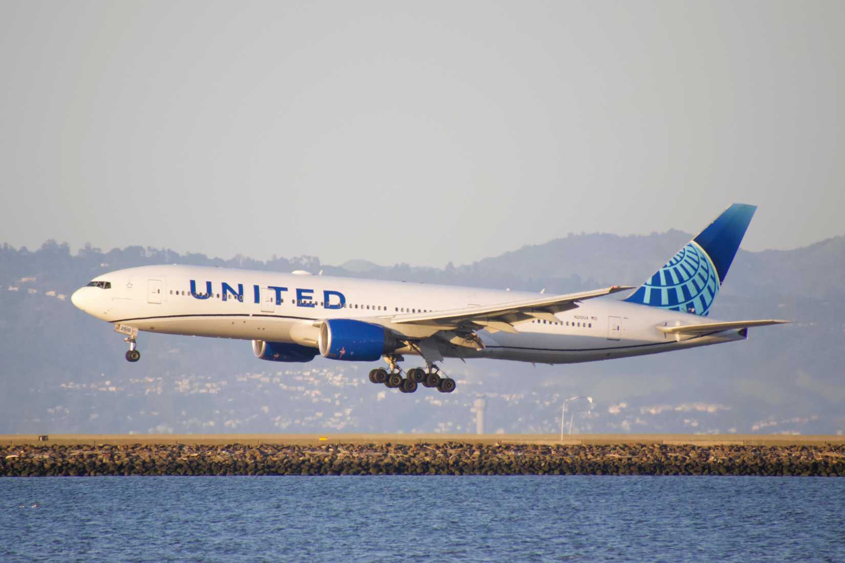 United Airlines Boeing 777-200ER landing at SFO