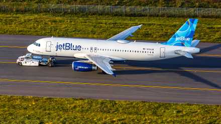 JetBlue Airbus A320 at Orlando International Airport.