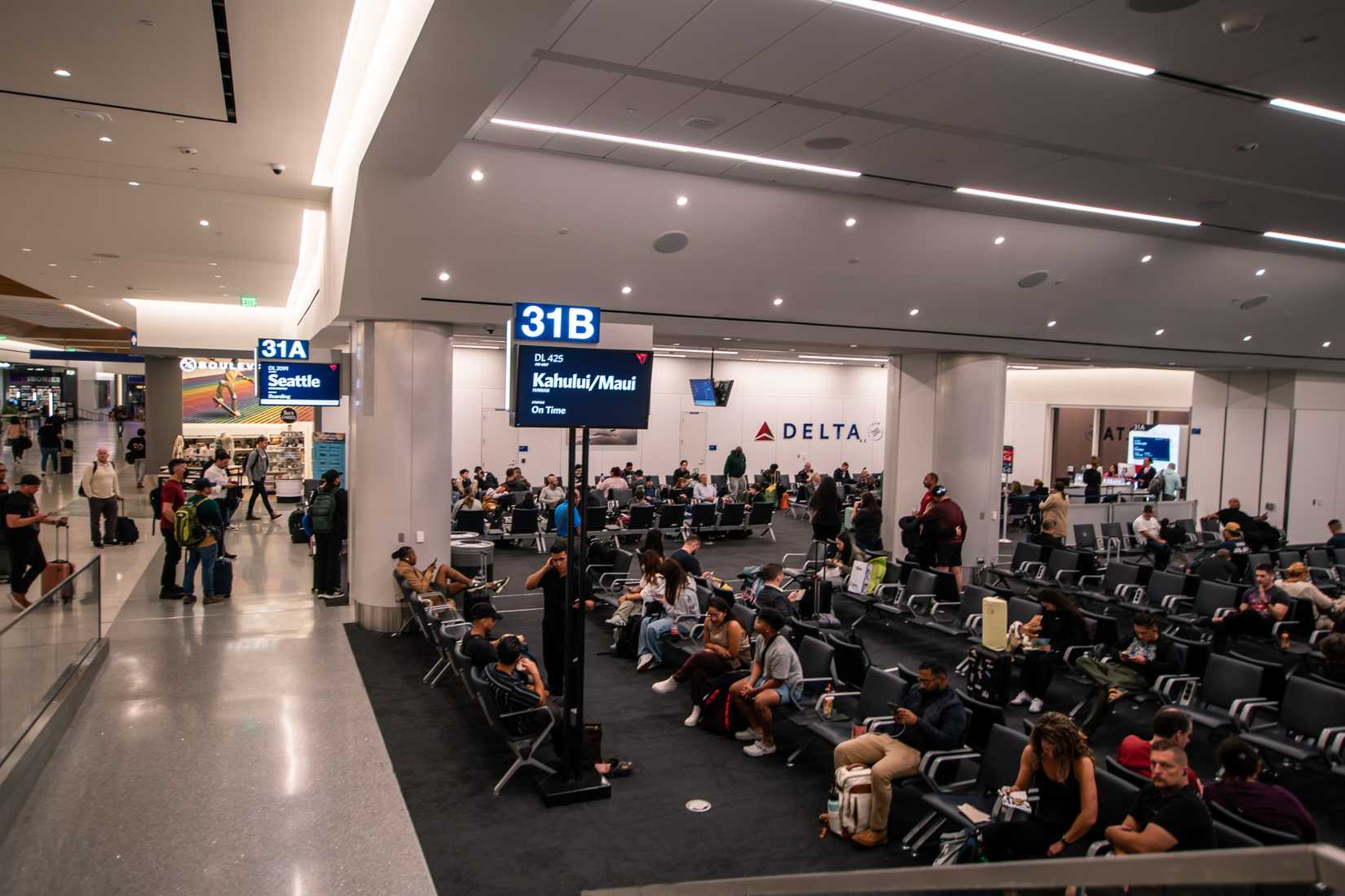 los angeles airport delta gate