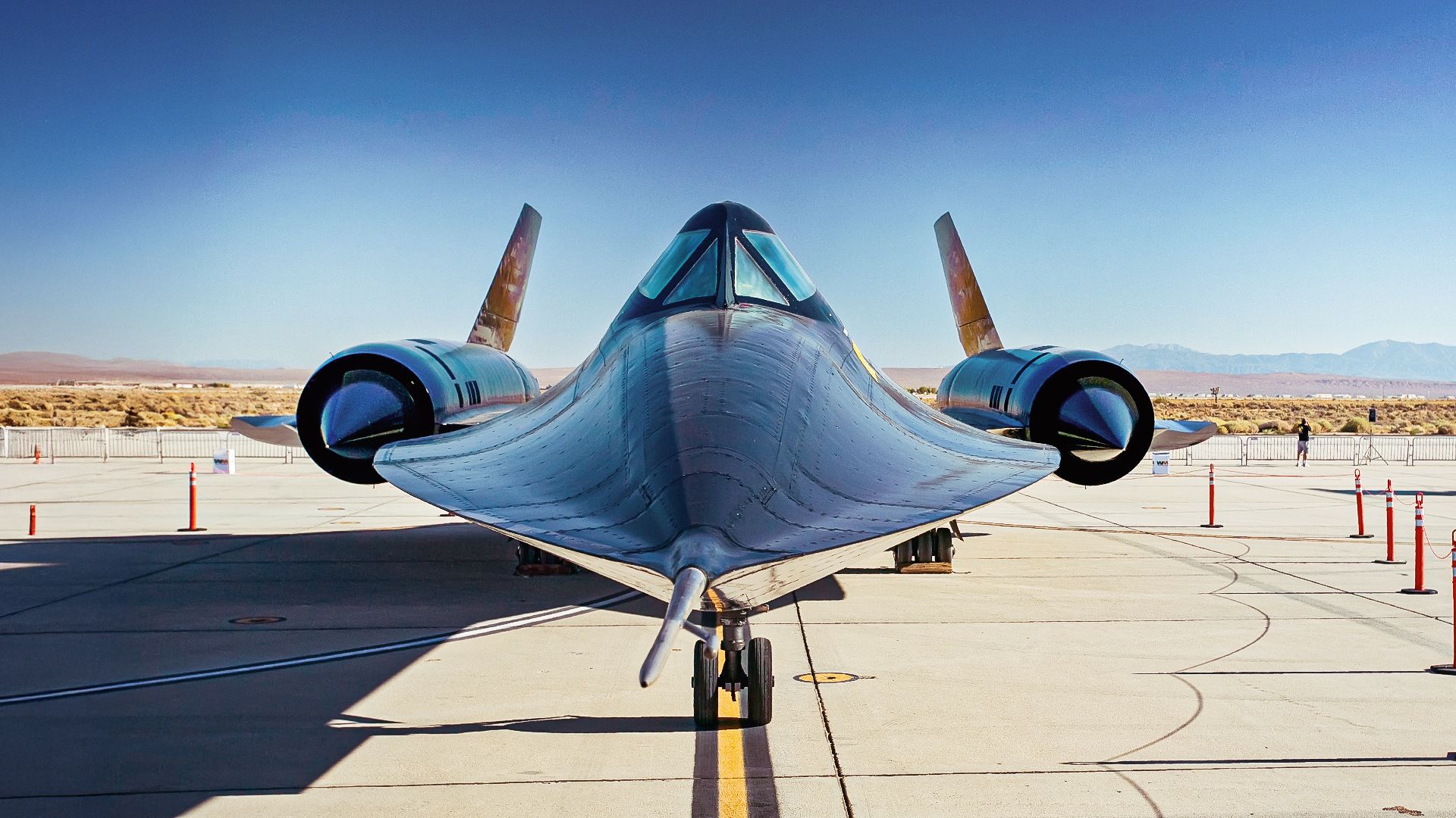 How The SR-71 Blackbird Flew So Fast Its Windshield Got Hot Enough To Cook Food