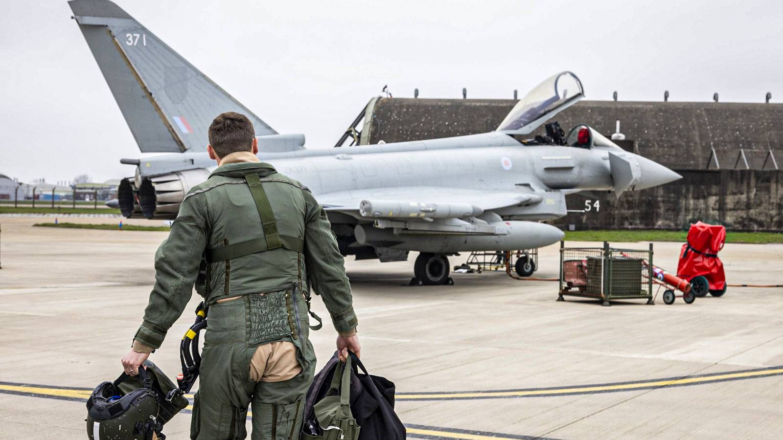 The Top 5 Highest Paid Royal Air Force Pilot Ranks & Their Average 2026 Salaries