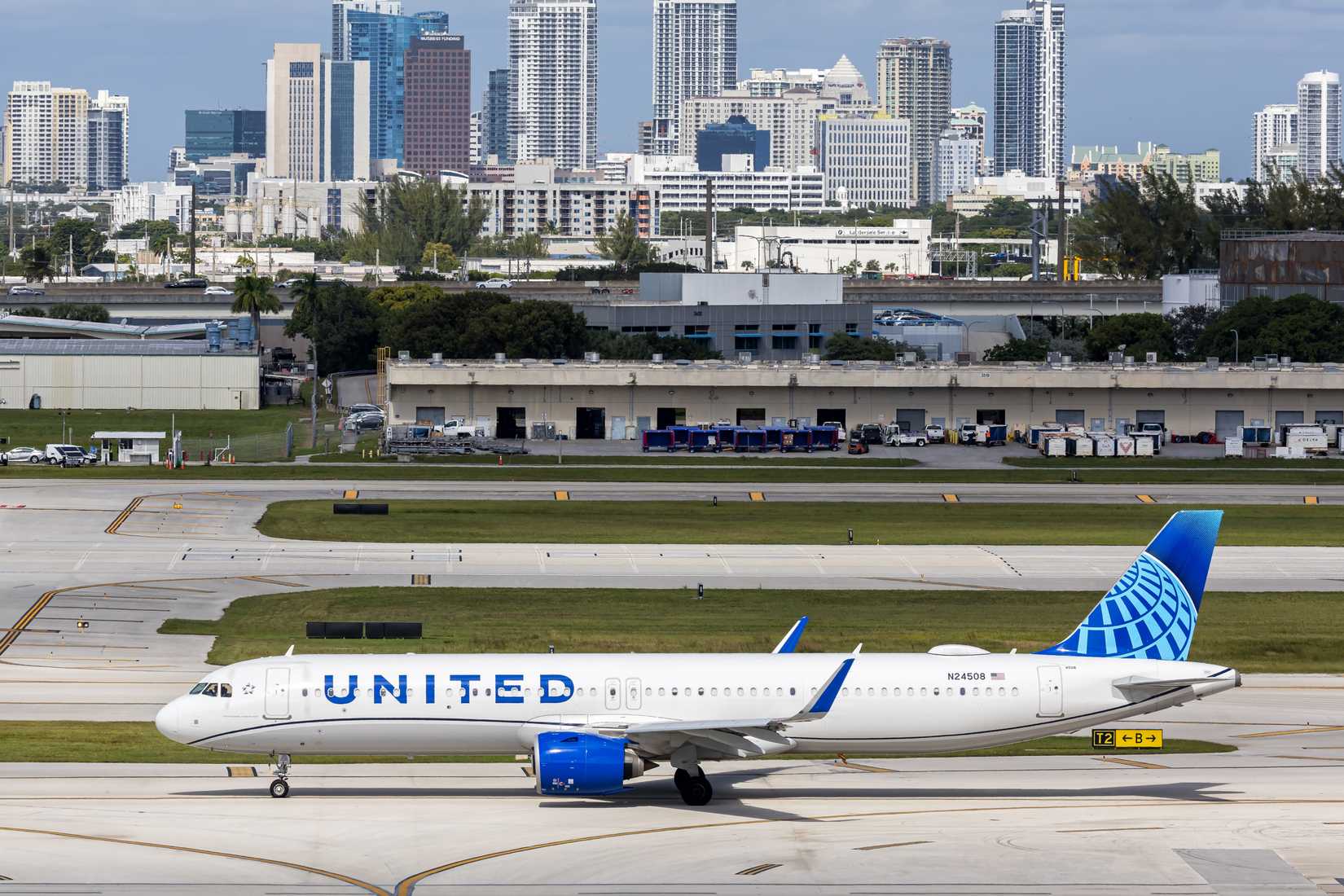 United Airlines Airbus A321neo airplane at Fort Lauderdale airport in the United States.
