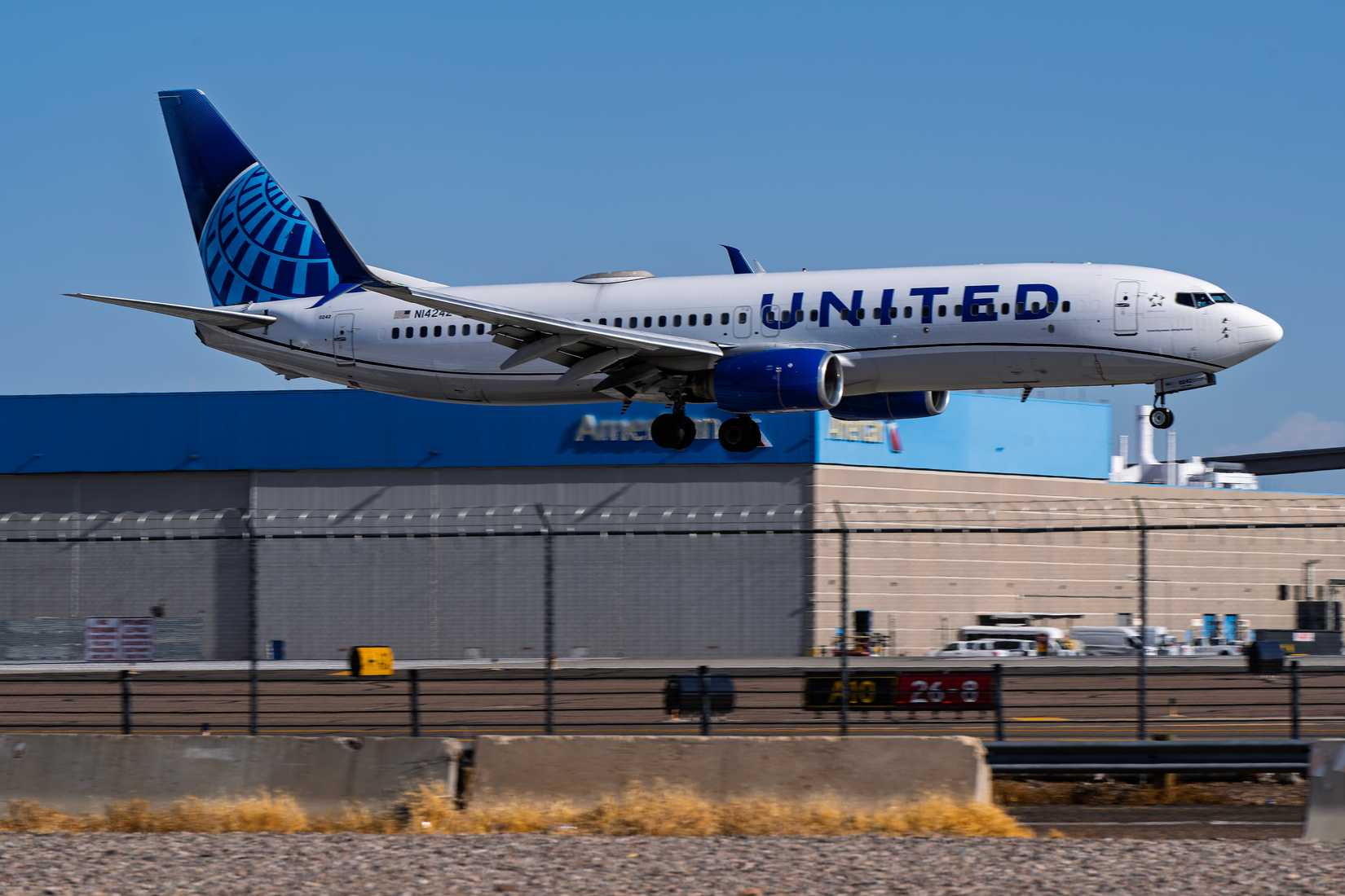 United Airlines Boeing 737-800 Phoenix
