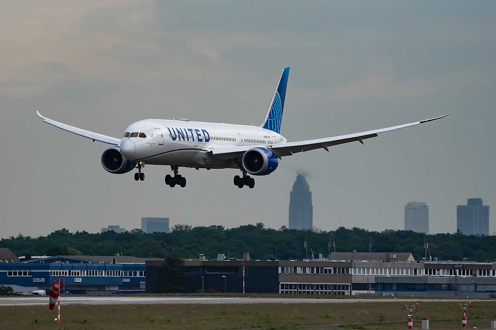 United Airlines on approach Chicago ORD