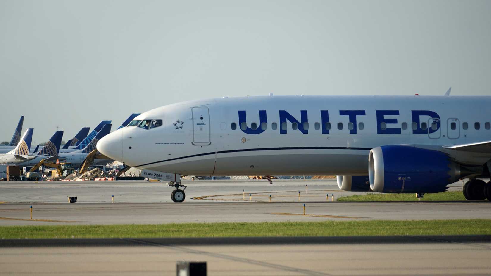 United Airlines on apron Chicago ORD