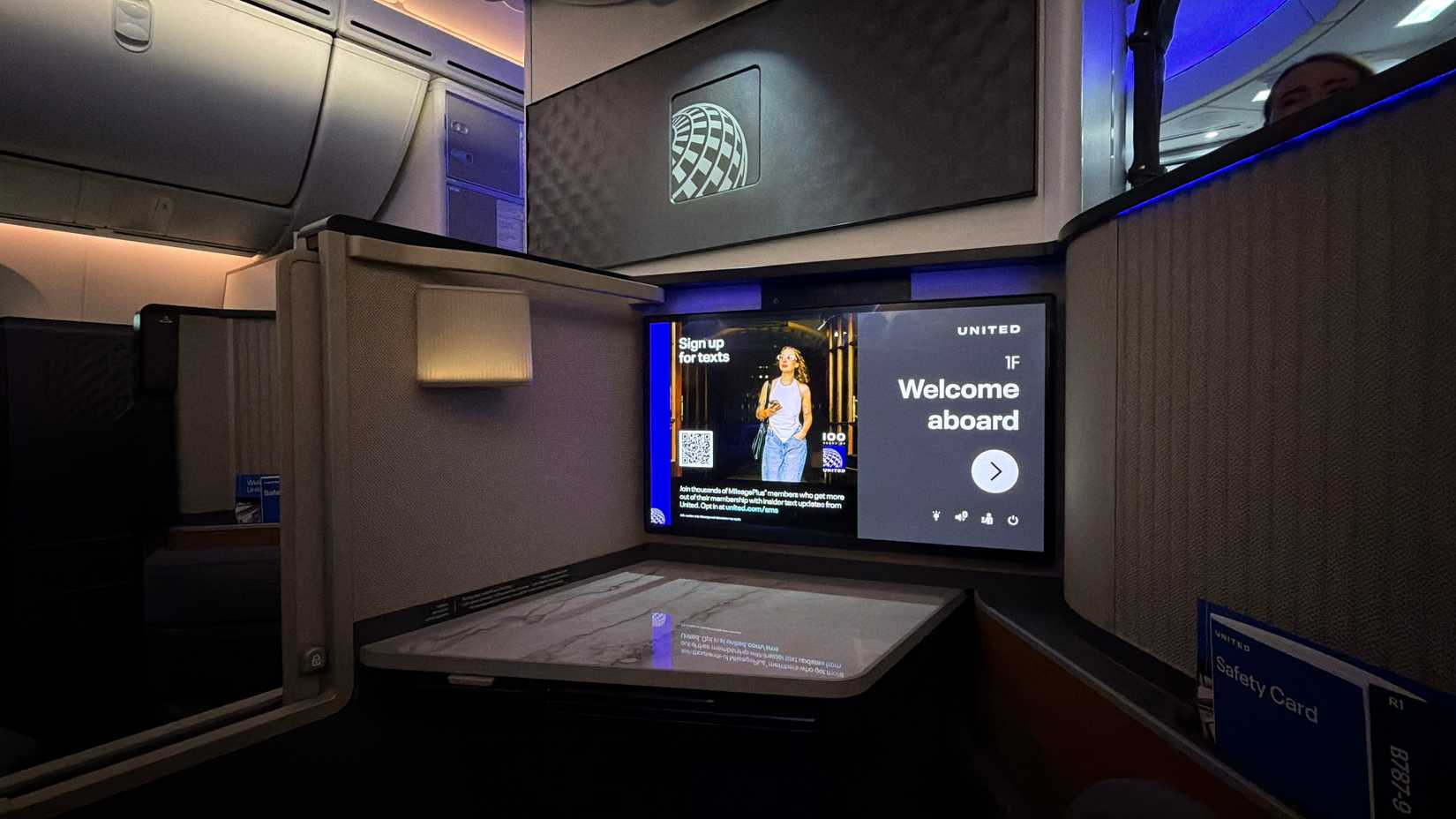 United Polaris business suite IFE aboard 787-9 N61101.