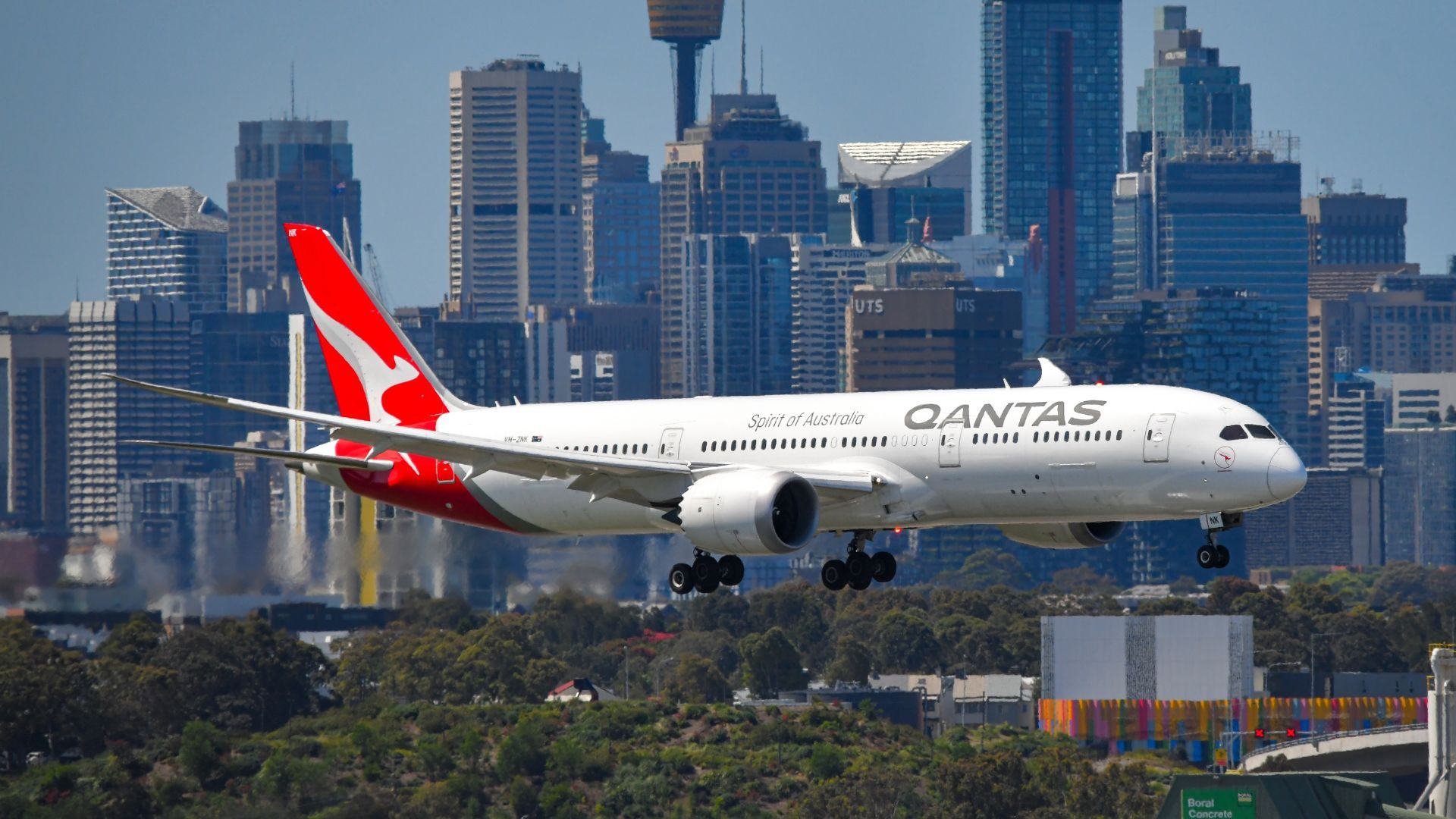 Qantas Uçuşunda Yolcu Krizi: Uçuş Tahiti'ye Saplandı