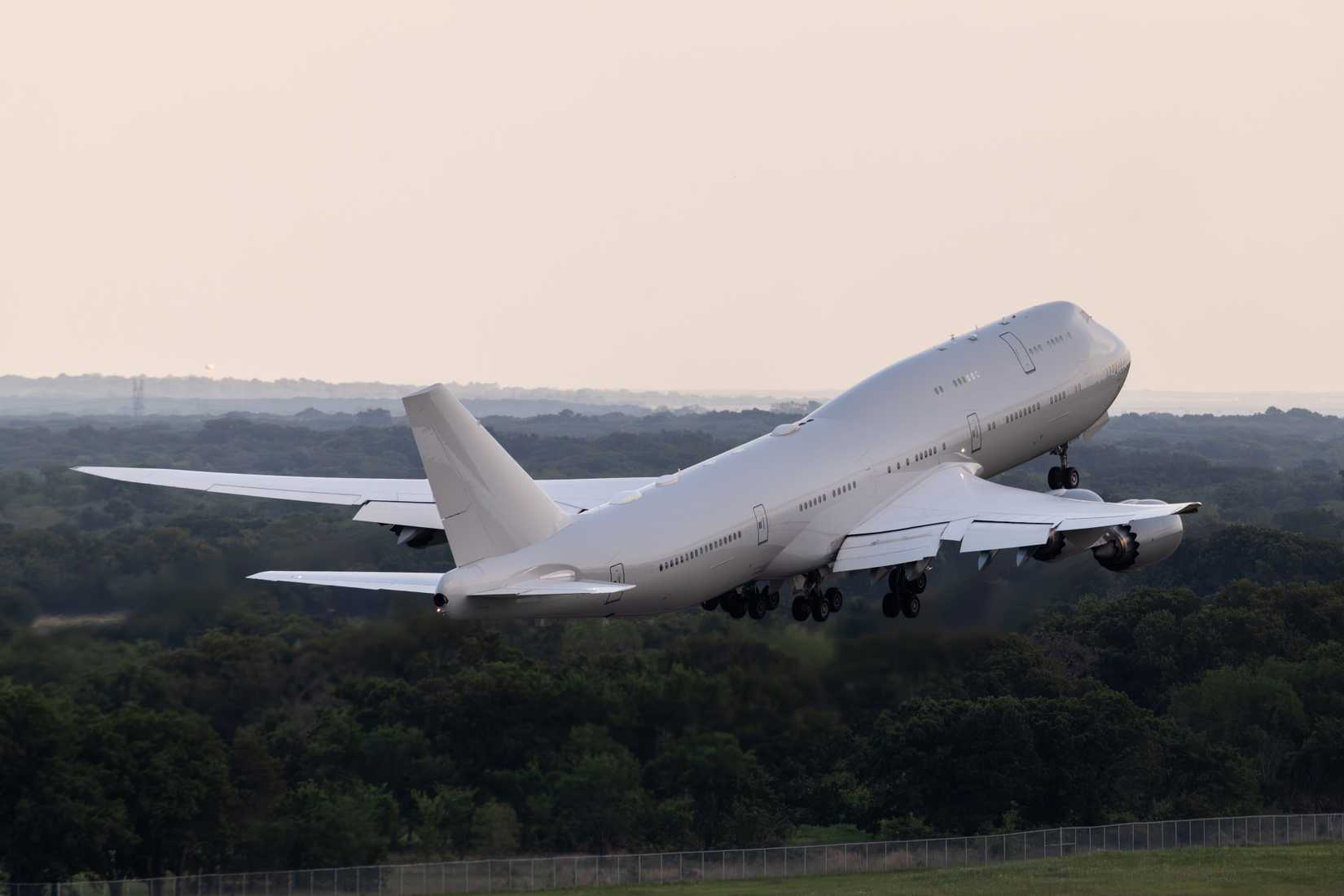 VC-25B aircraft conducting flight test in Texas, April 2026.