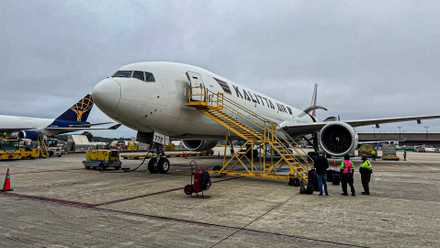 777-300F