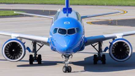 Breeze Airways Airbus A220-300 front-on