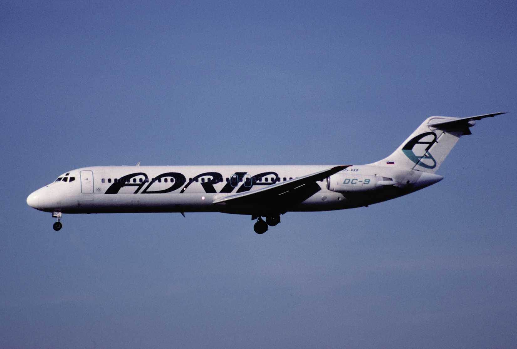 17av_-_Adria_Airways_DC-9-32;_S5-ABF@ZRH;30.03.1998_(5126858700)