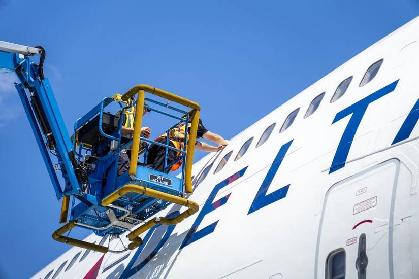 Engineers Applying Sharkskin Technology To Ex-Delta 747