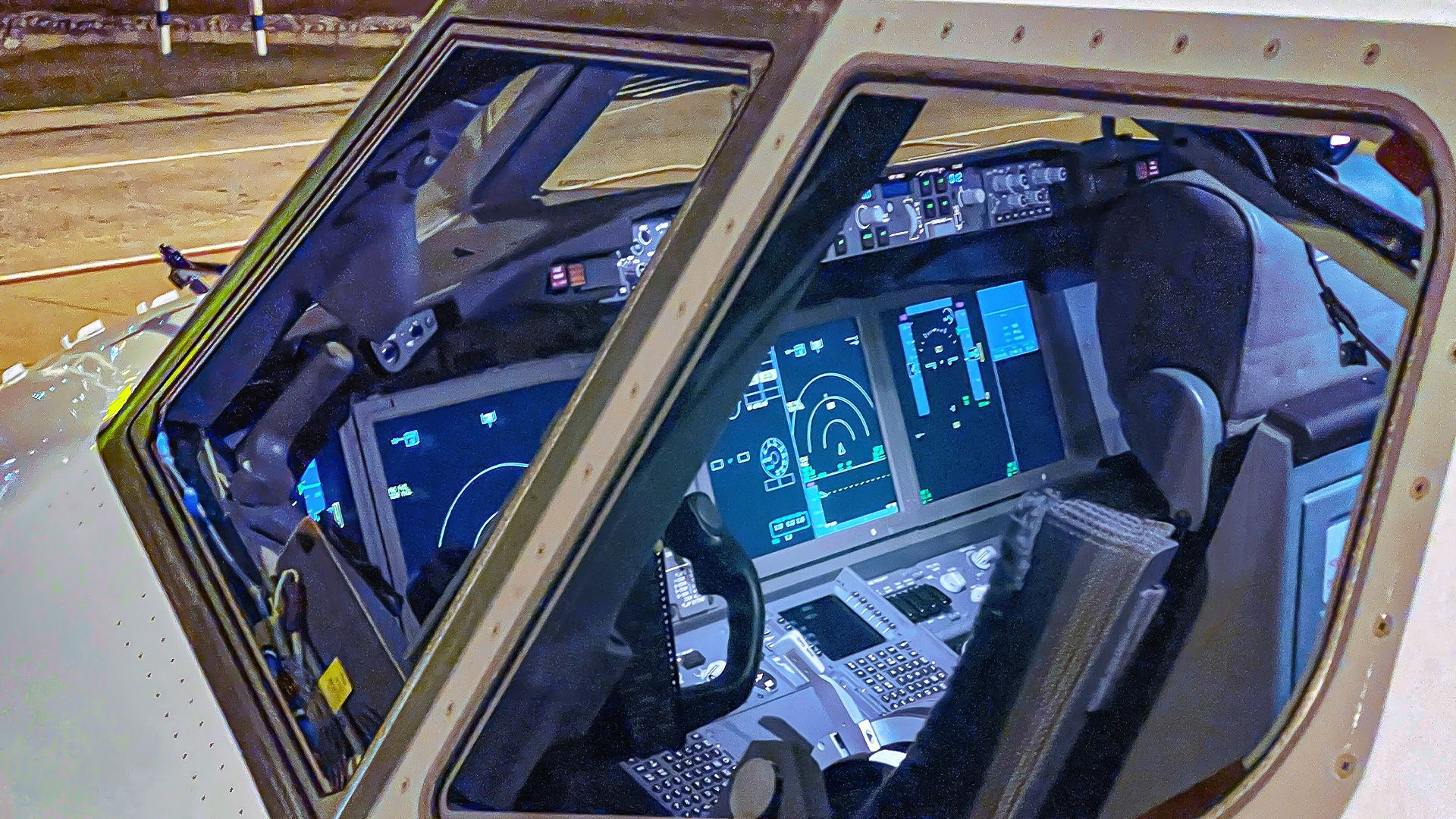 Here's How 2 Pilots Can Quietly Fly Out Of ATC Range Without Noticing