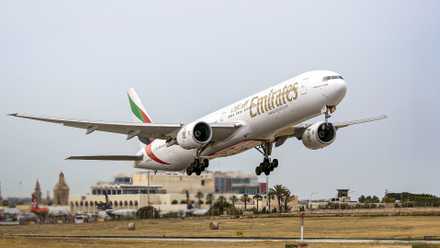 Boeing 777 Emirates taking off