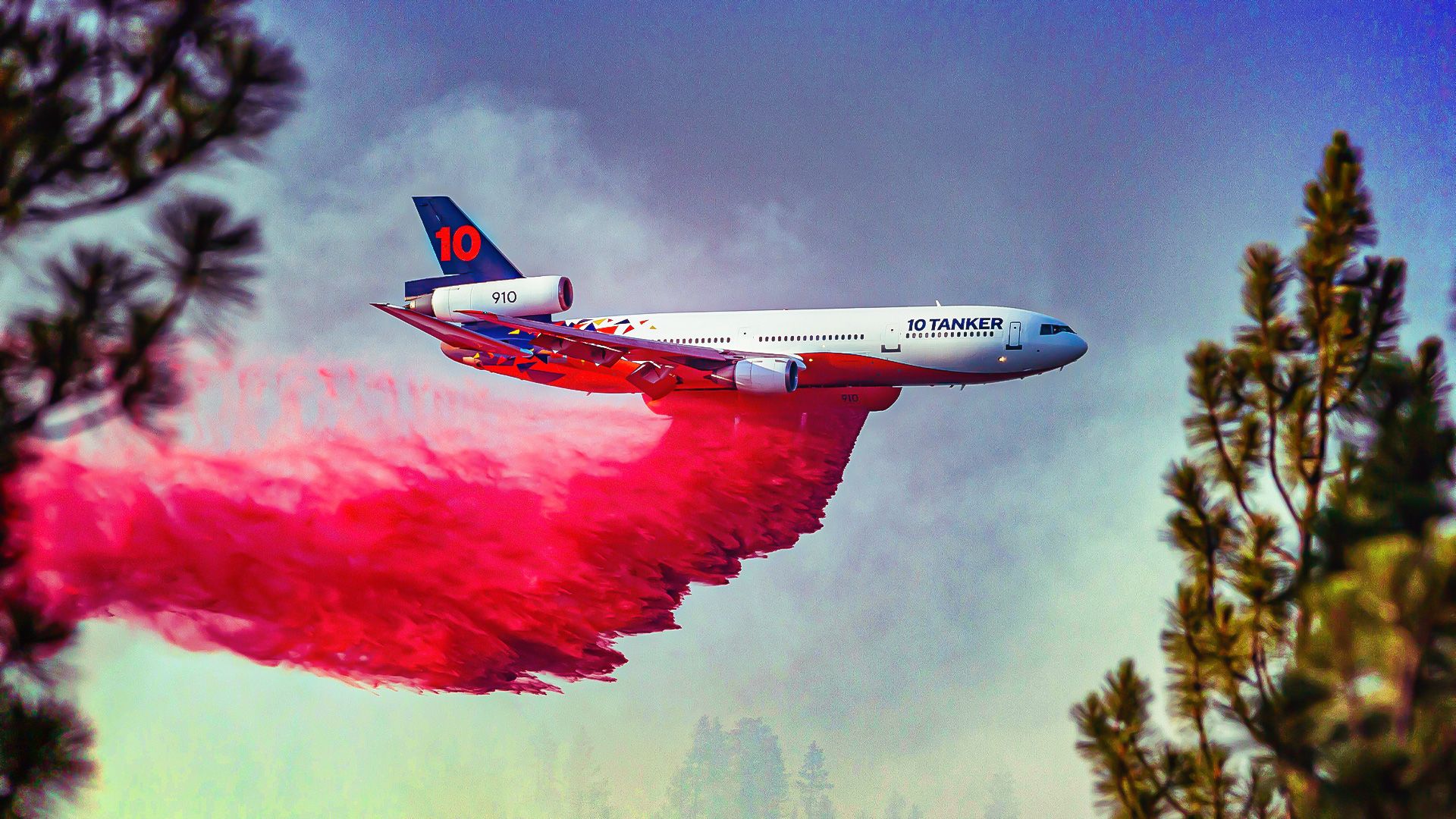 Why DC-10 Air Tanker Pilots Must Shove The Yoke Forward After Dropping 85,000 Pounds Of Retardant