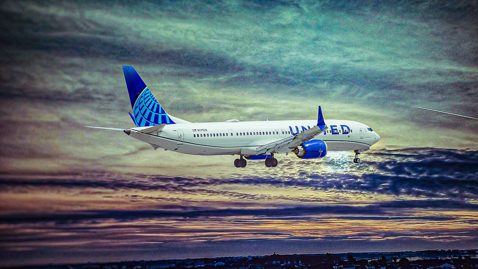 United Boeing 737 MAX 9 Came Within 100 Feet Of A Drone On Final Approach To Newark