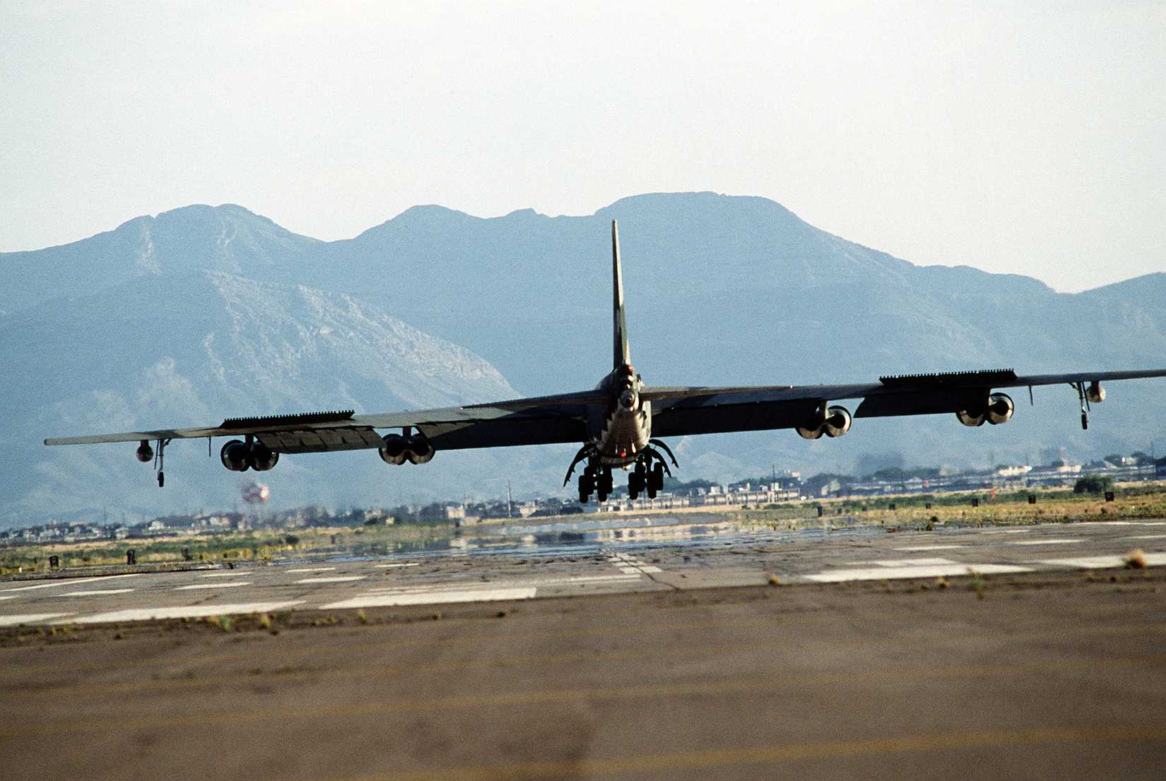 A rear view of a B-52H Stratofortress aircraft landing during exercise Busy Prairie II.