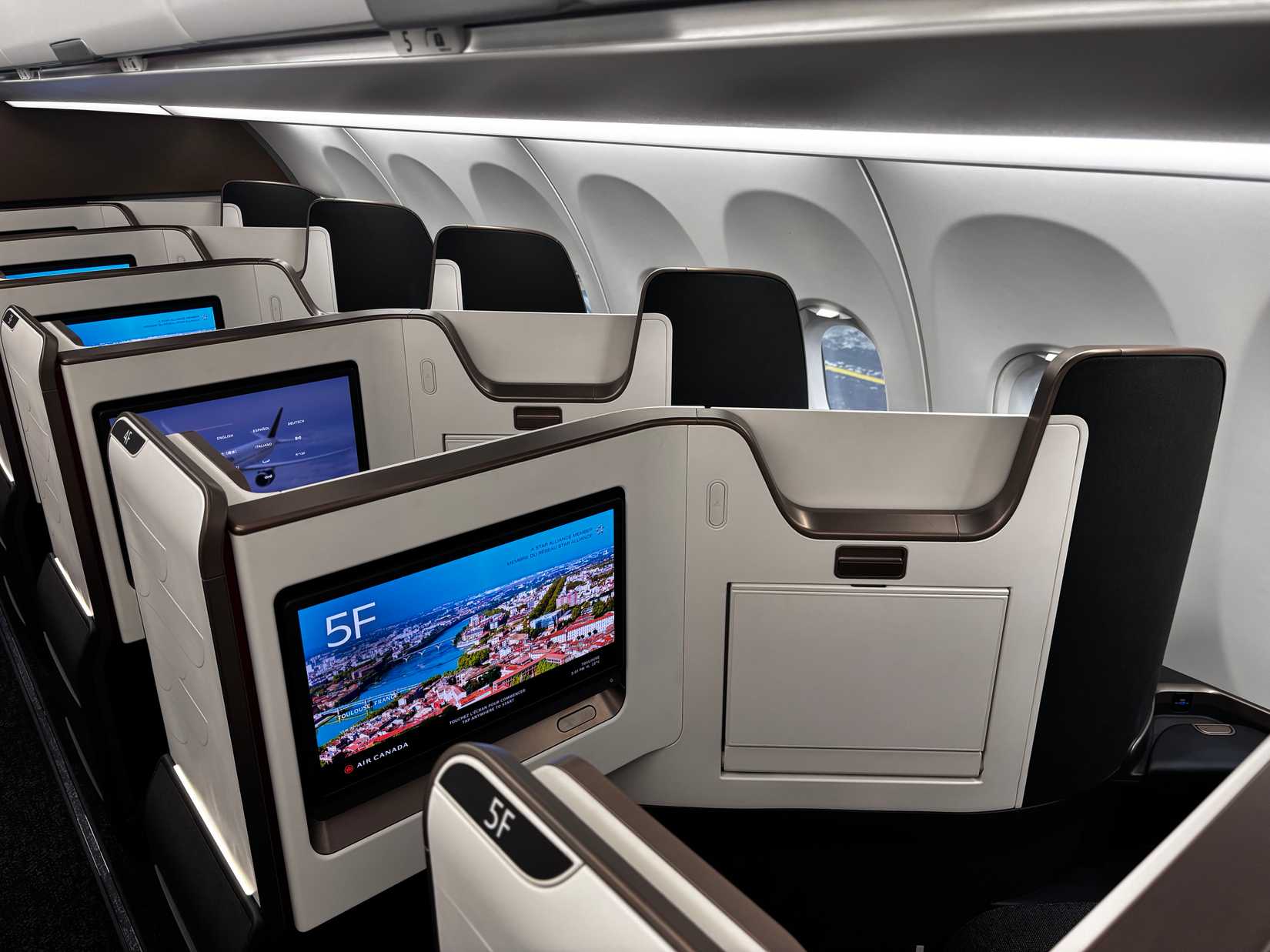 Air Canada's first A321XLR, C-GXLR, Signature class.